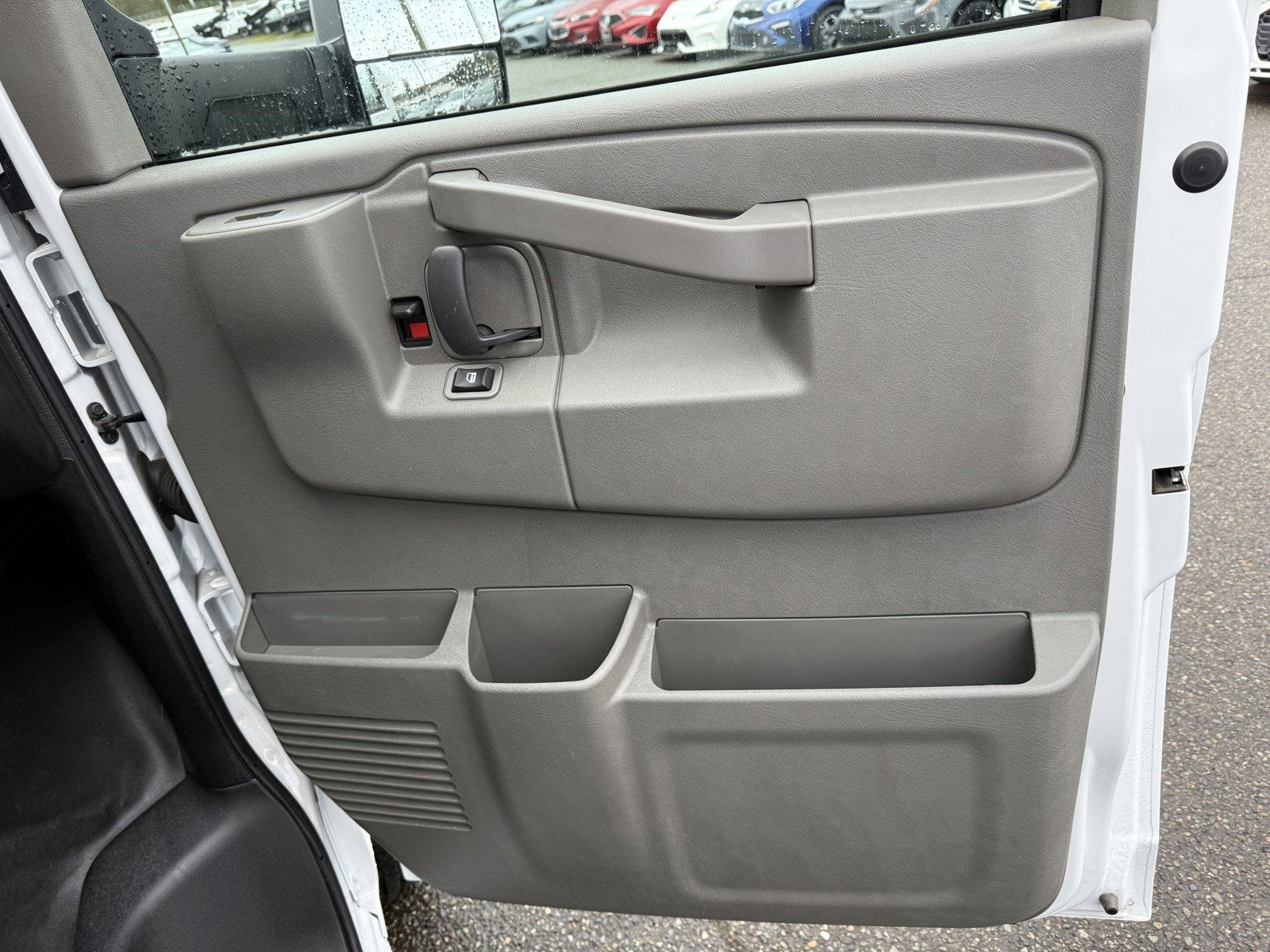 2024 Chevrolet Express Cutaway 3500 1WT