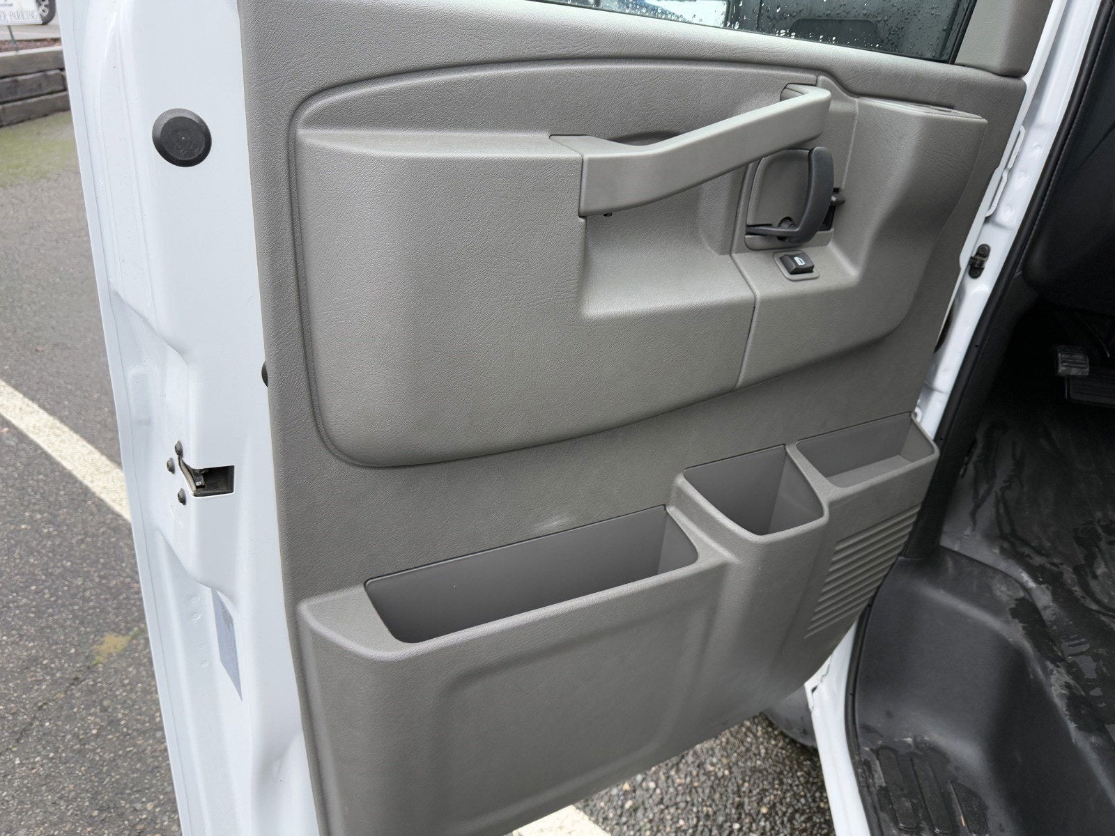 2024 Chevrolet Express Cutaway 3500 1WT