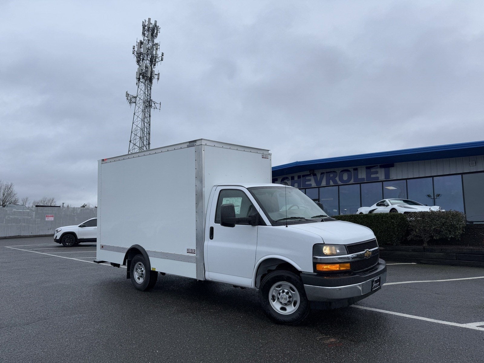 2024 Chevrolet Express Cutaway 3500 1WT