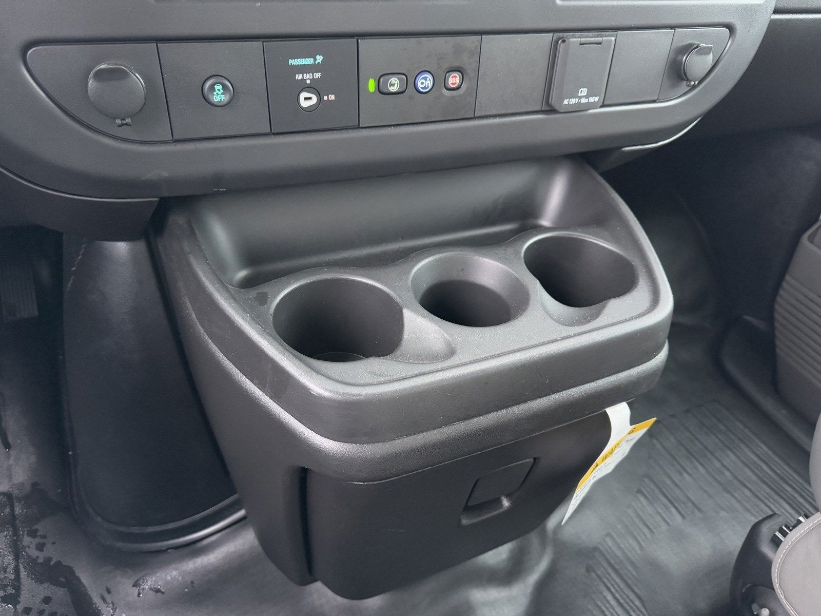 2024 Chevrolet Express Cutaway 3500 1WT