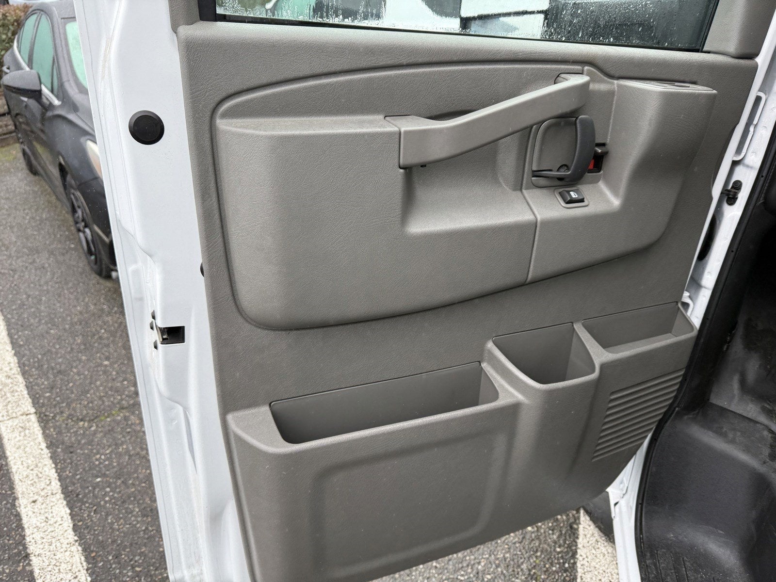 2024 Chevrolet Express Cutaway 3500 1WT