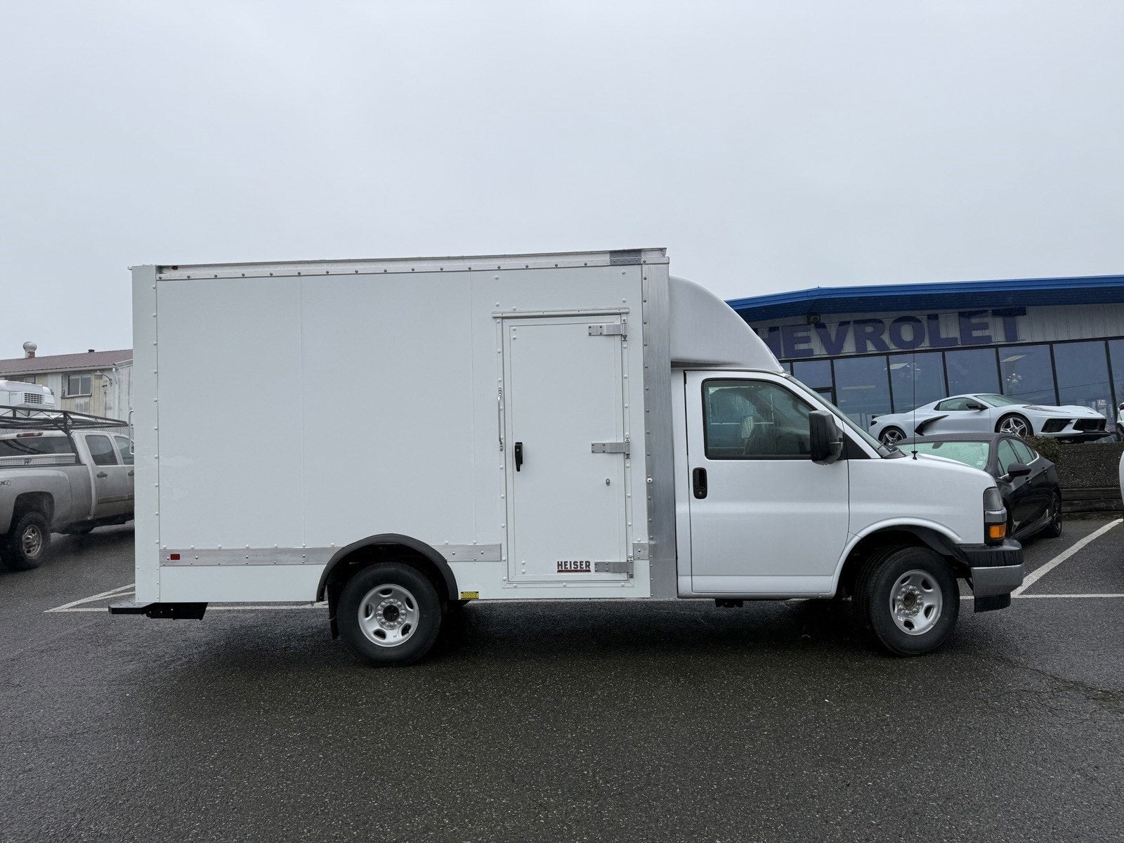 2024 Chevrolet Express Cutaway 3500 1WT