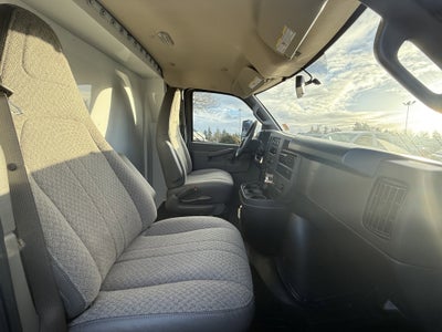 2025 Chevrolet Express Cutaway 3500 1WT