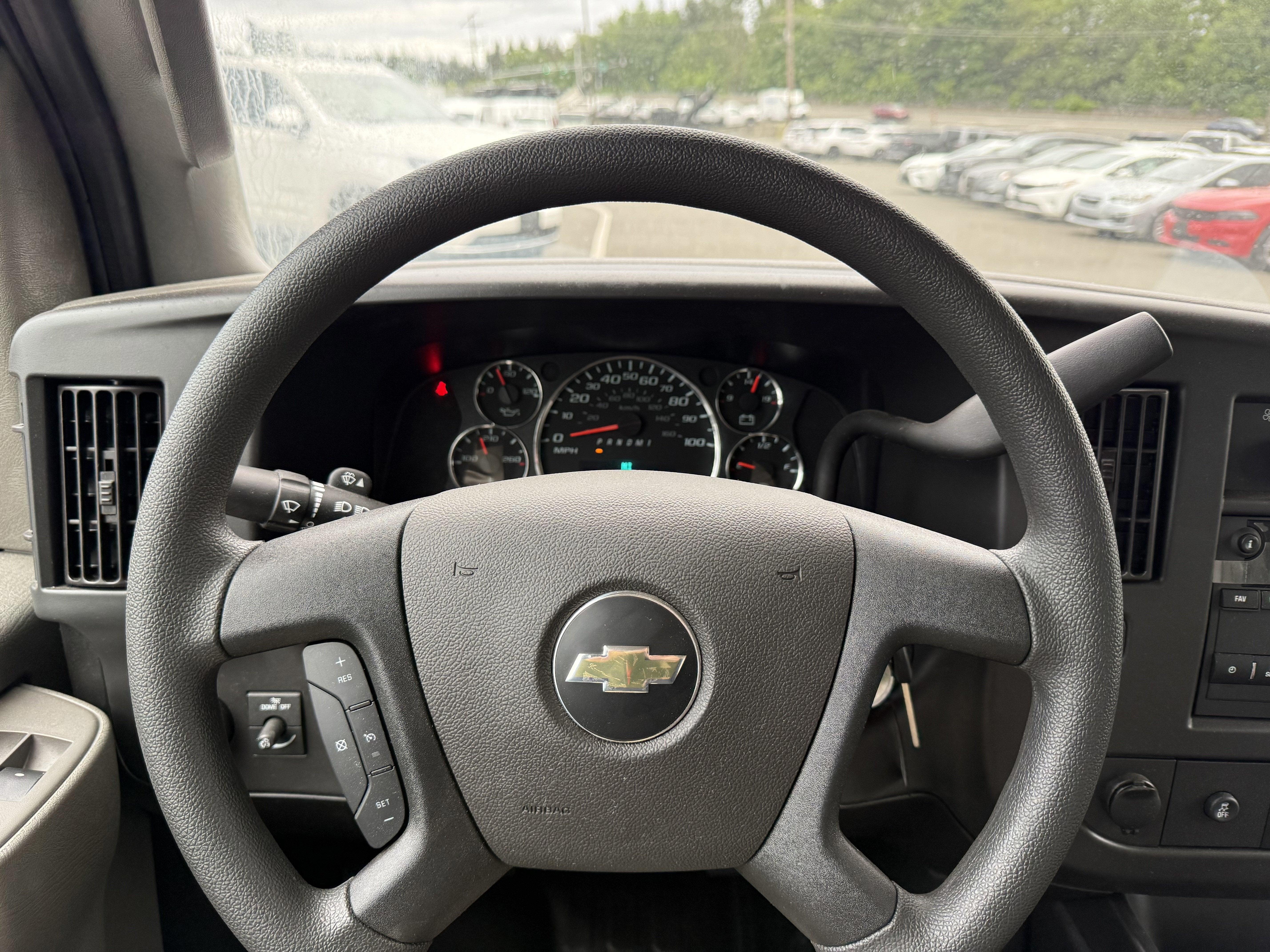 2024 Chevrolet Express Cutaway 3500 1WT