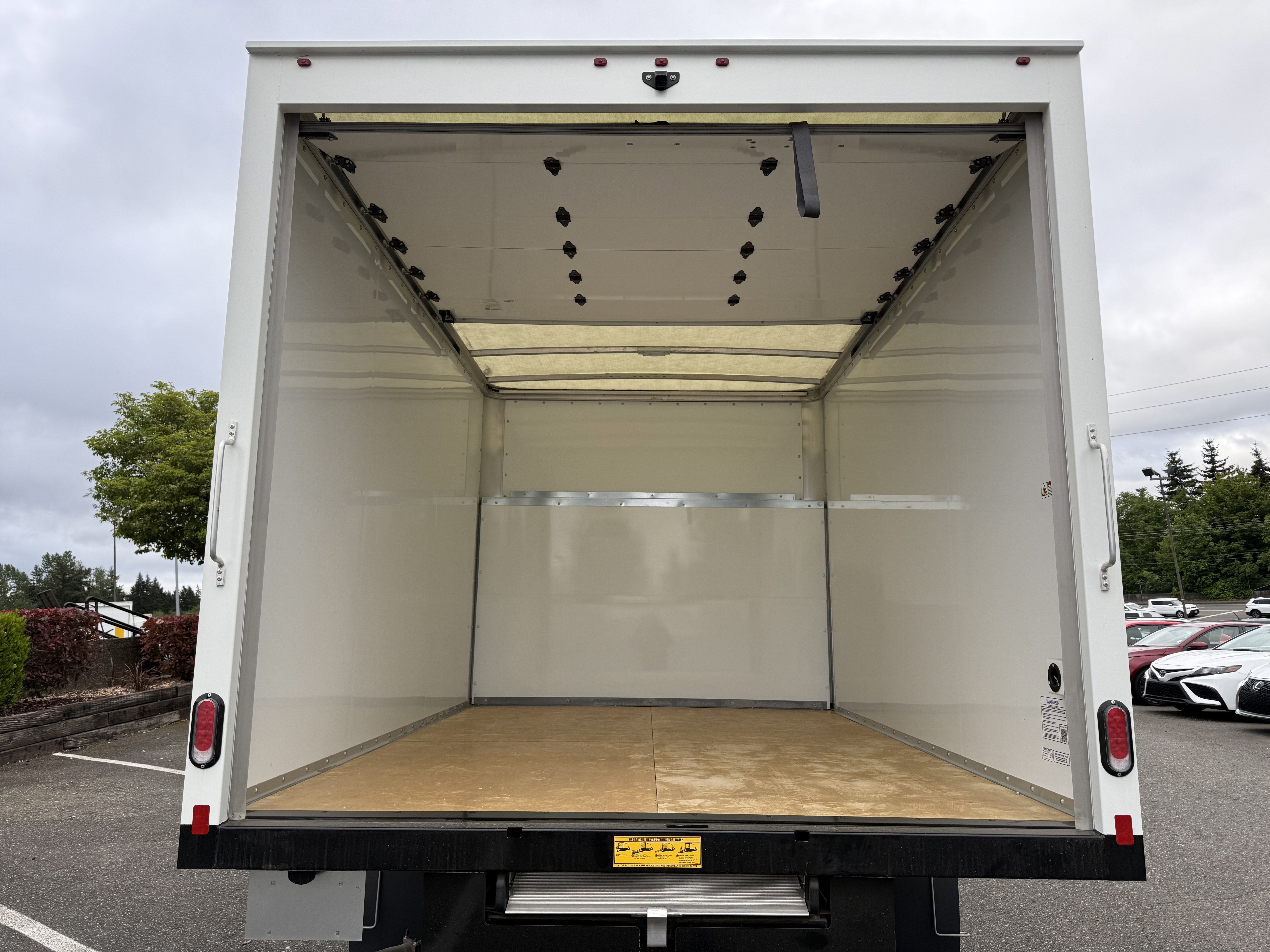 2024 Chevrolet Express Cutaway 3500 1WT