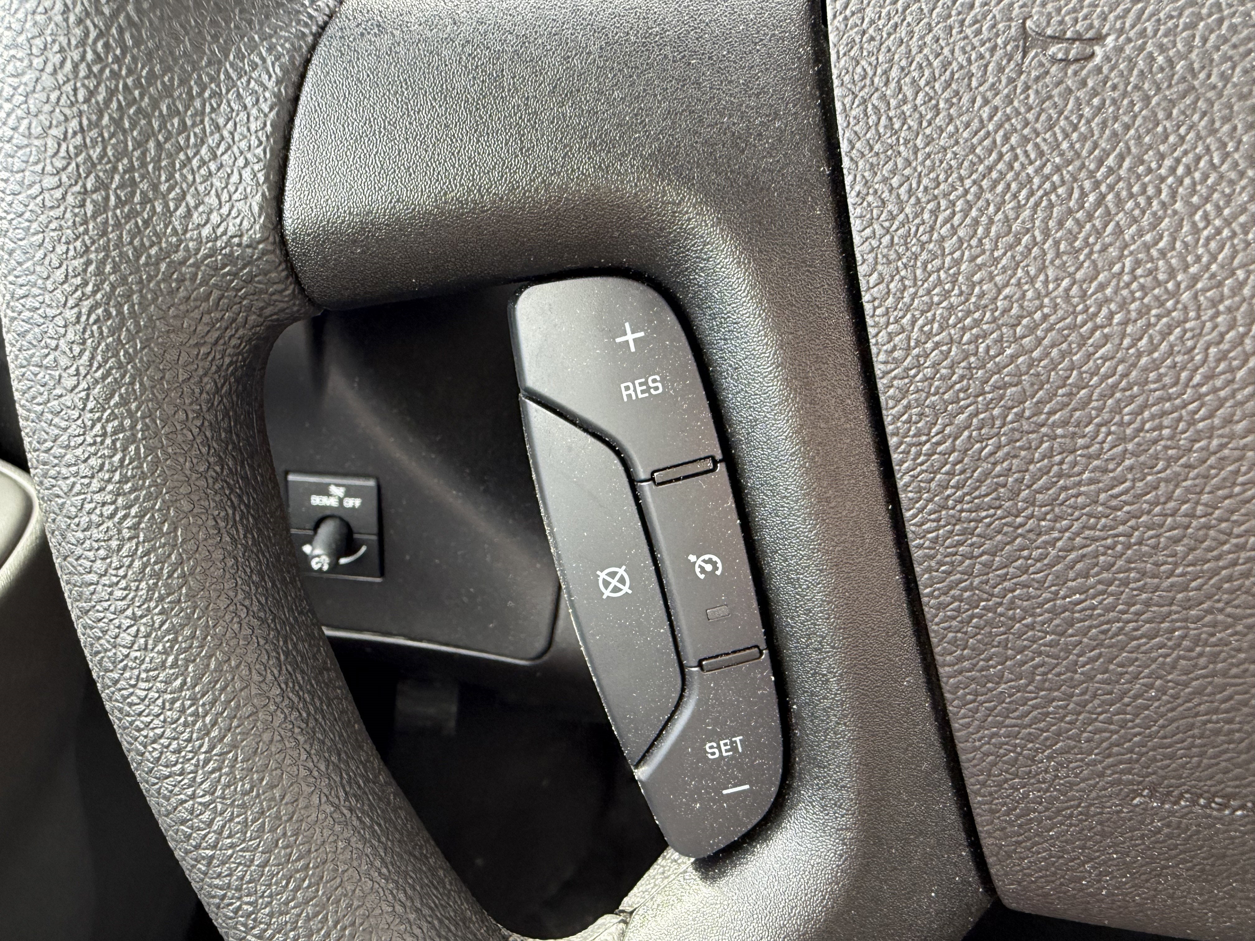 2024 Chevrolet Express Cutaway 3500 1WT