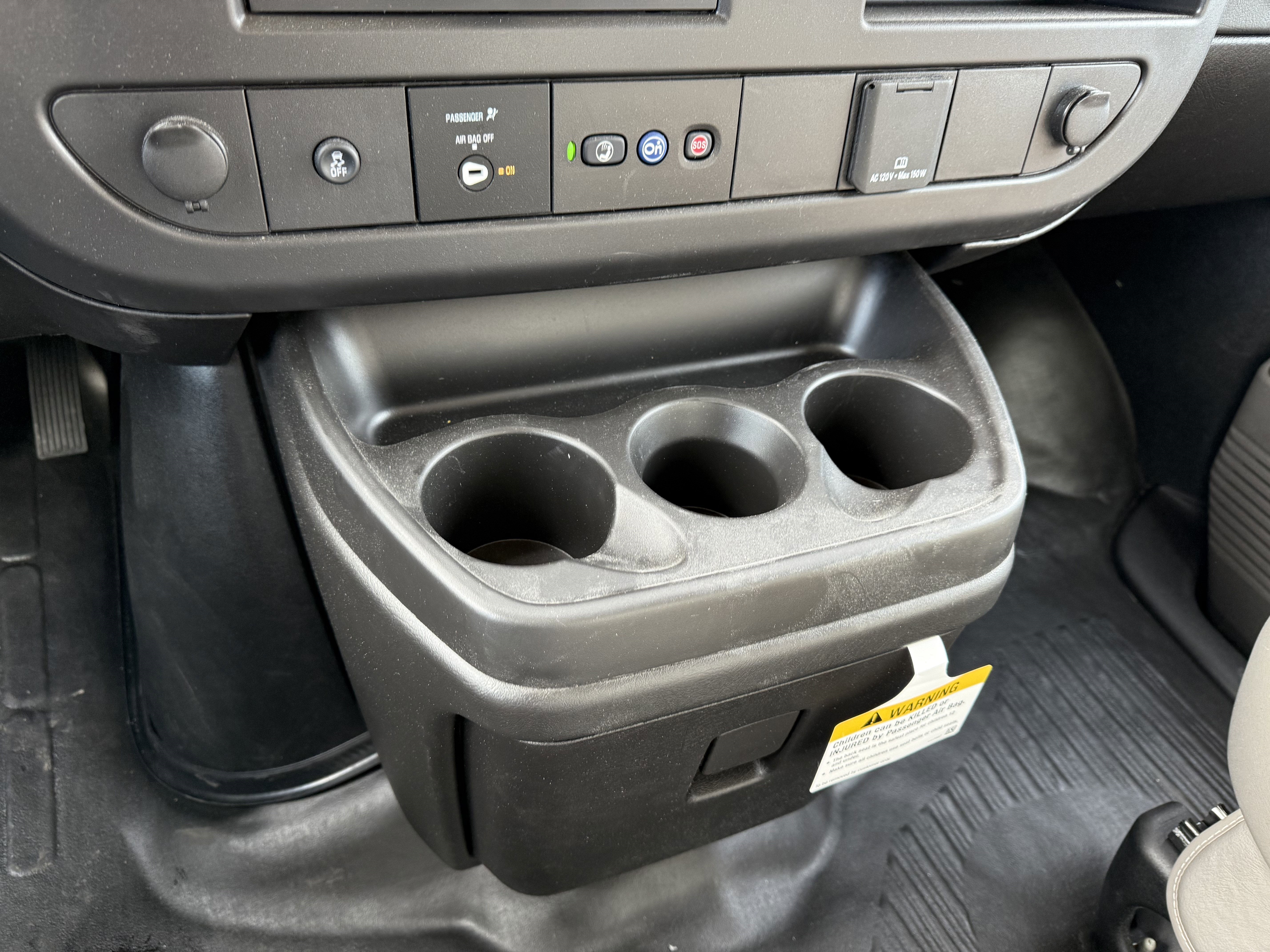 2024 Chevrolet Express Cutaway 3500 1WT