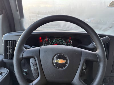 2025 Chevrolet Express Cutaway 3500 1WT