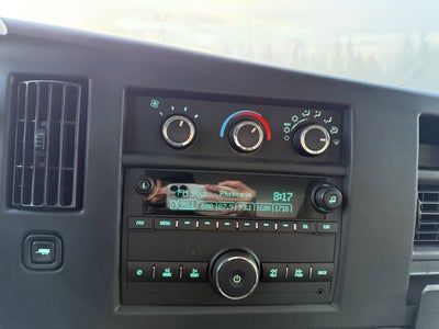 2025 Chevrolet Express Cutaway 3500 1WT