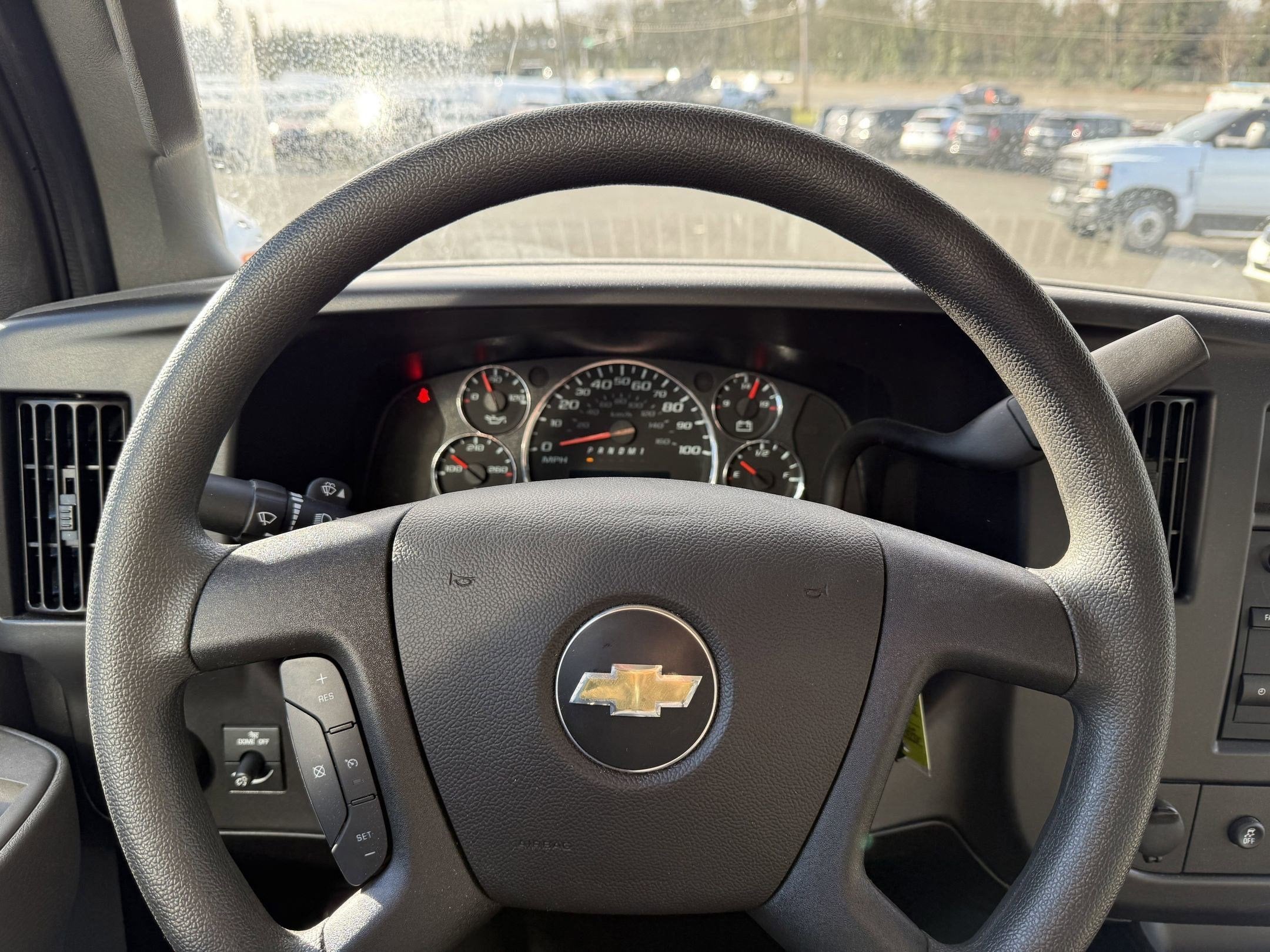 2024 Chevrolet Express Cutaway 3500 1WT