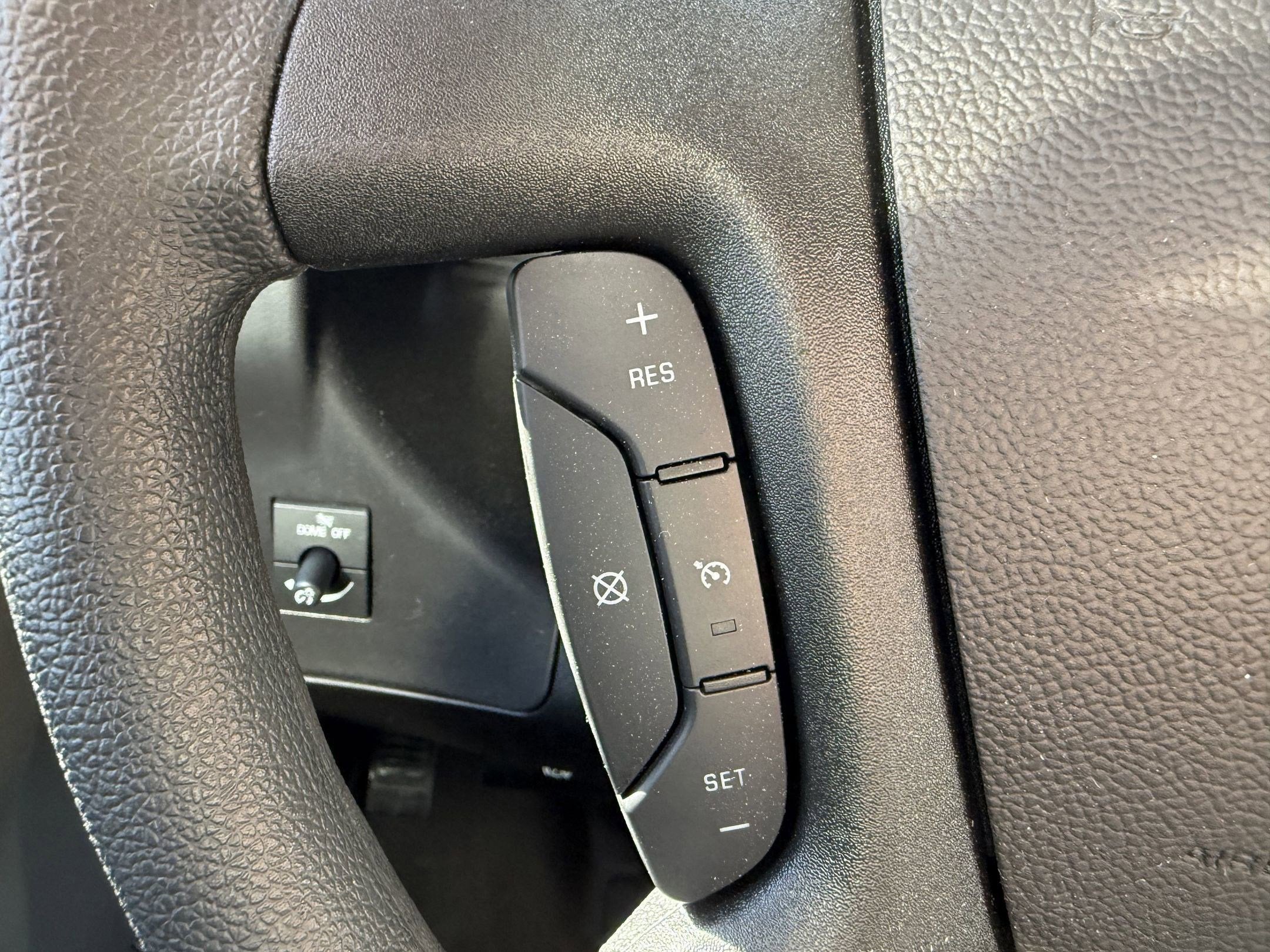 2024 Chevrolet Express Cutaway 3500 1WT