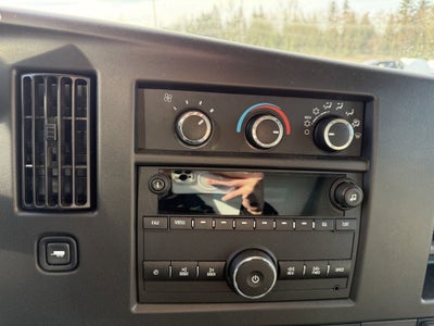 2024 Chevrolet Express Cutaway 3500 1WT