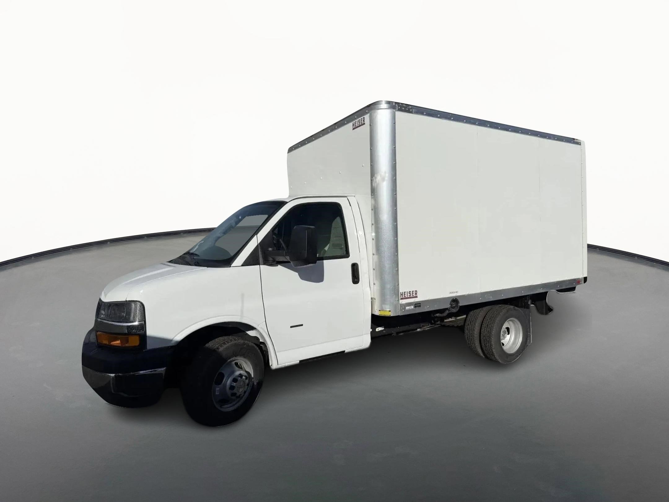 2024 Chevrolet Express Cutaway 3500 1WT