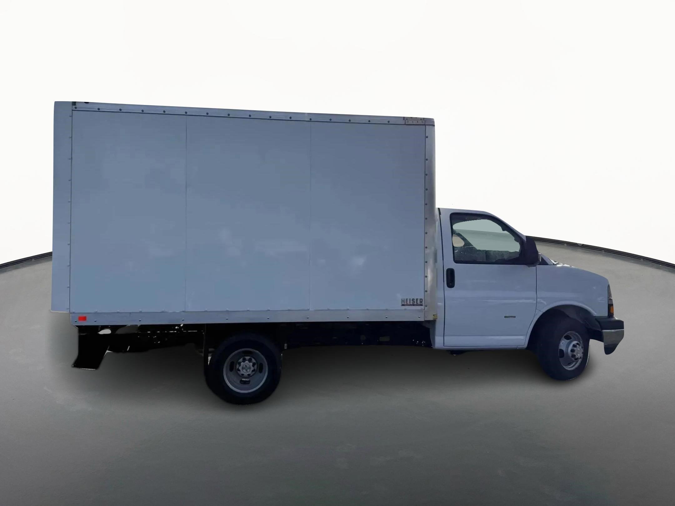 2024 Chevrolet Express Cutaway 3500 1WT