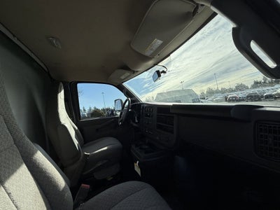 2024 Chevrolet Express Cutaway 3500 1WT