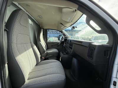 2024 Chevrolet Express Cutaway 3500 1WT