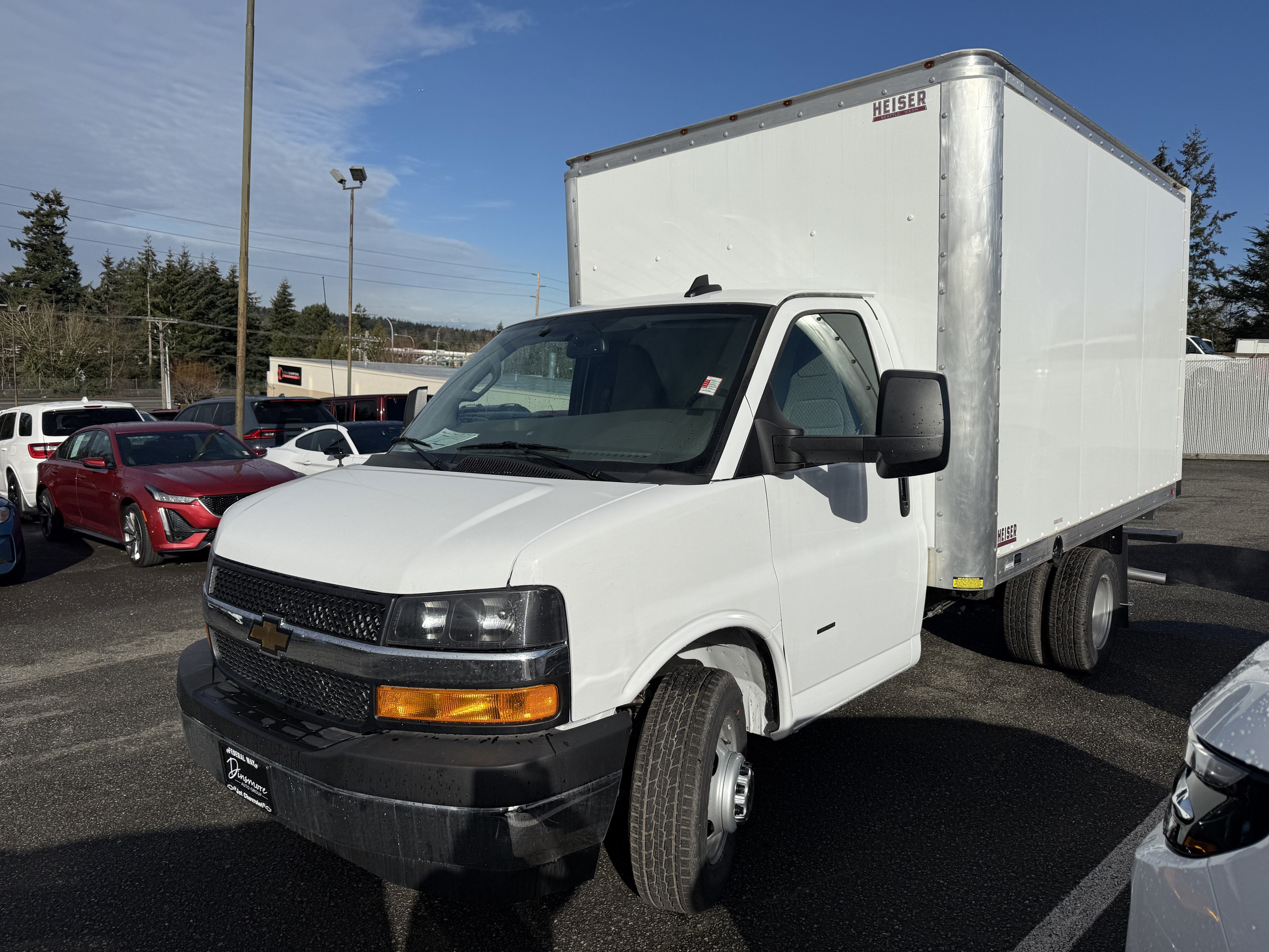 2024 Chevrolet Express Cutaway 3500 1WT
