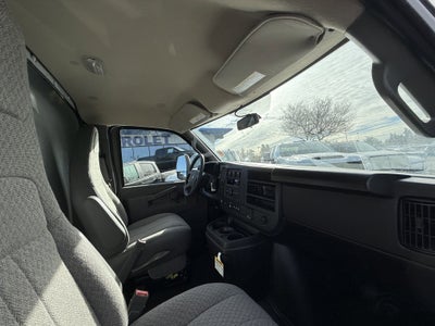 2024 Chevrolet Express Cutaway 3500 1WT