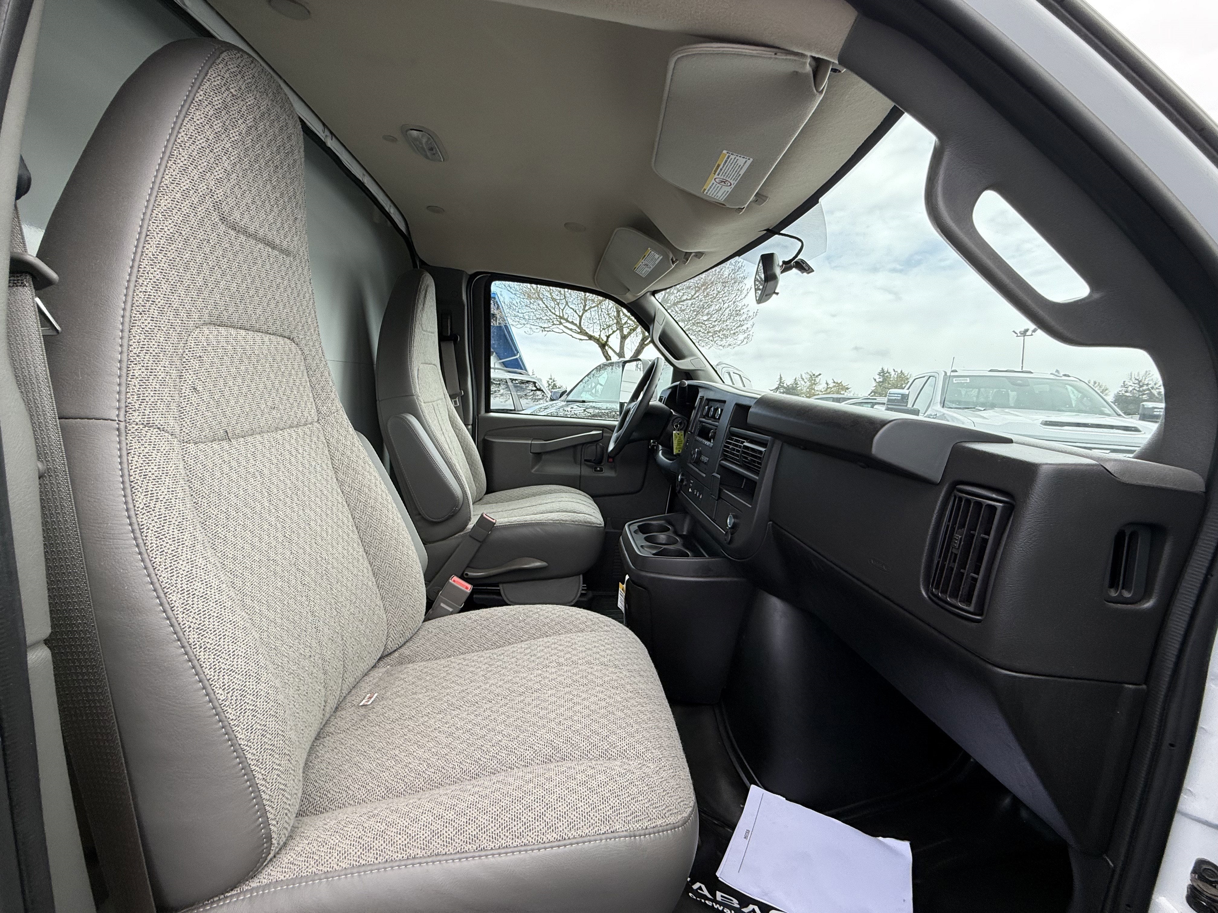 2024 Chevrolet Express Cutaway 4500 2WT