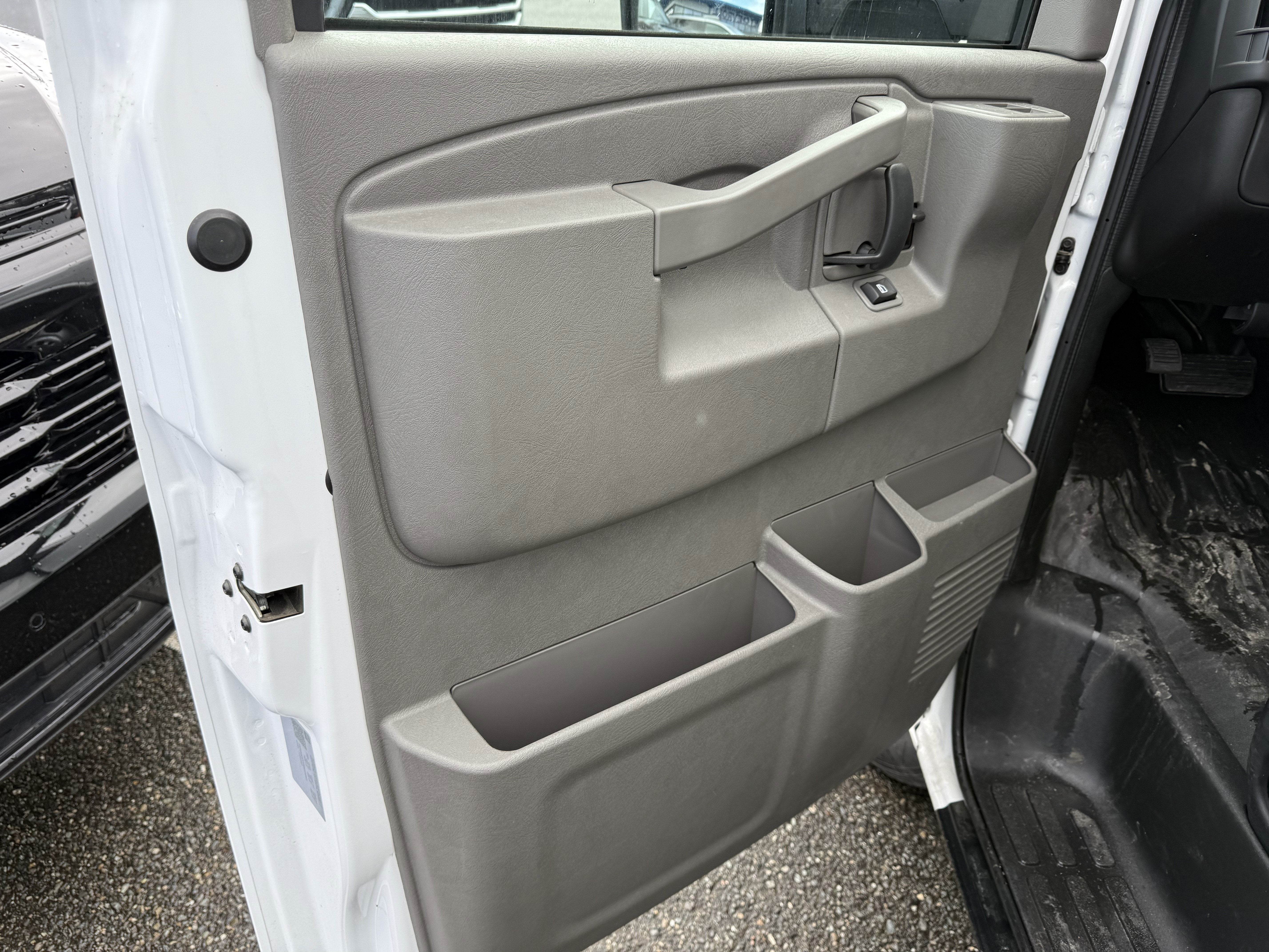 2024 Chevrolet Express Cutaway 4500 2WT