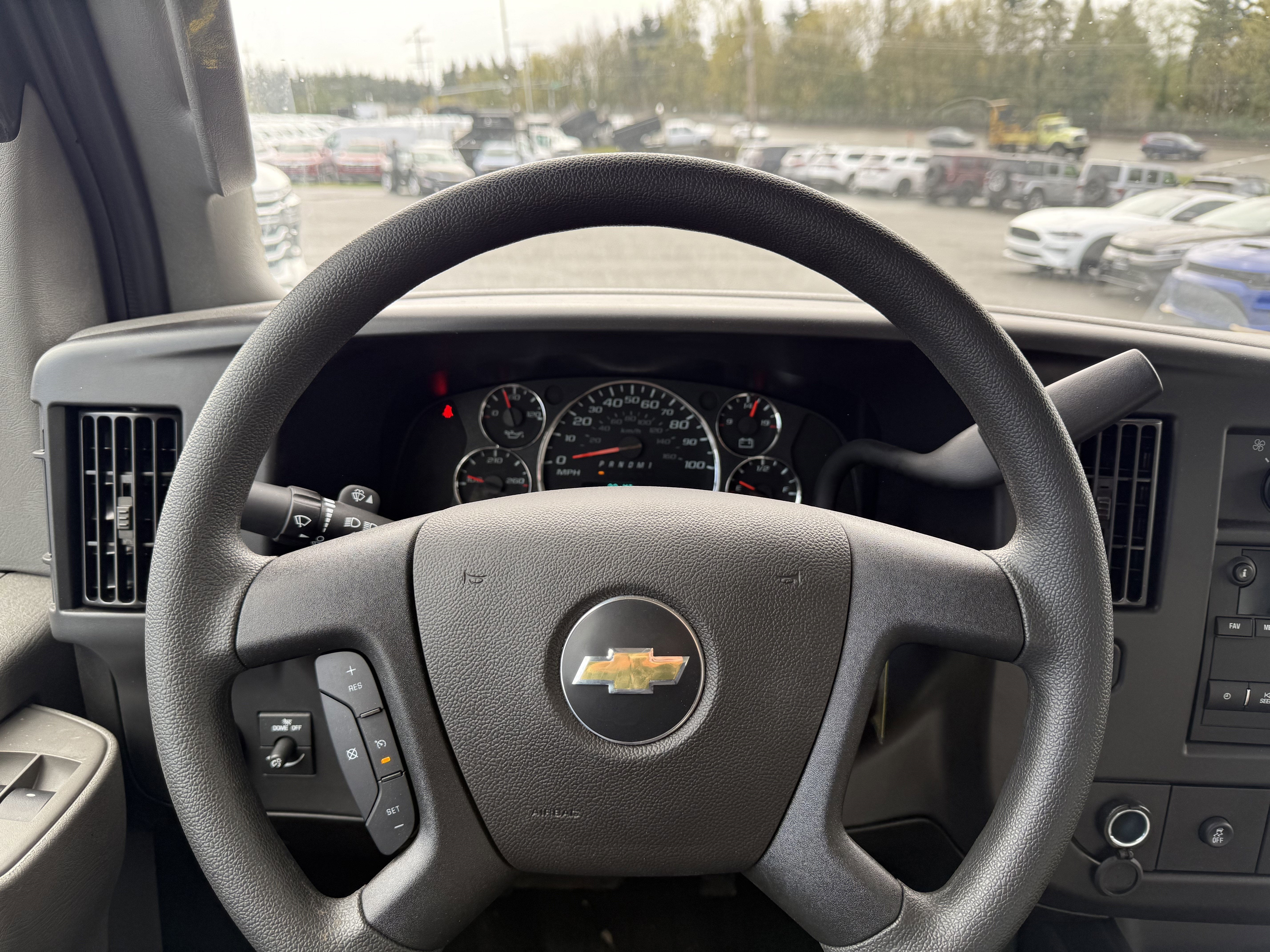 2024 Chevrolet Express Cutaway 4500 2WT