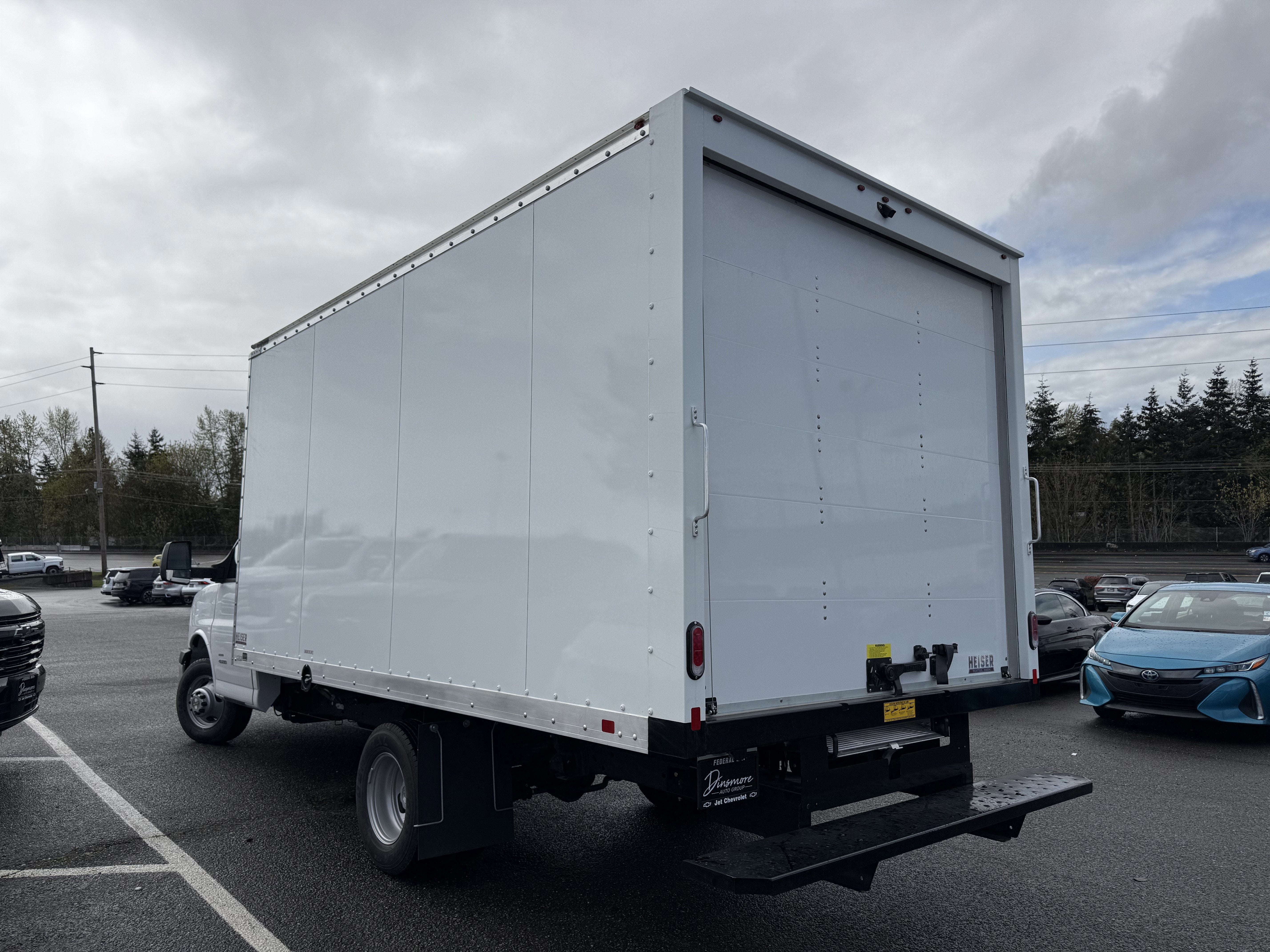 2024 Chevrolet Express Cutaway 4500 2WT