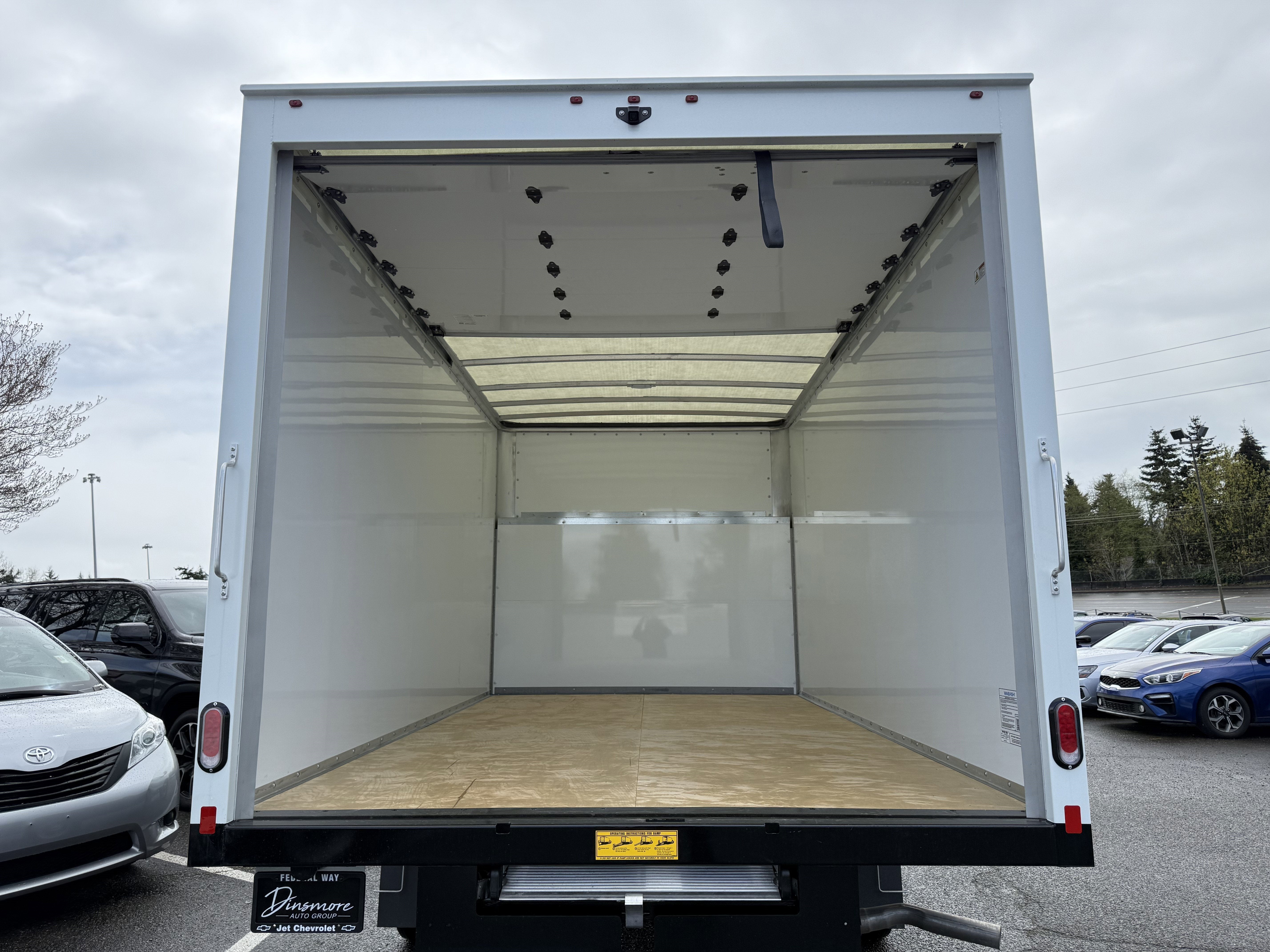 2024 Chevrolet Express Cutaway 4500 2WT