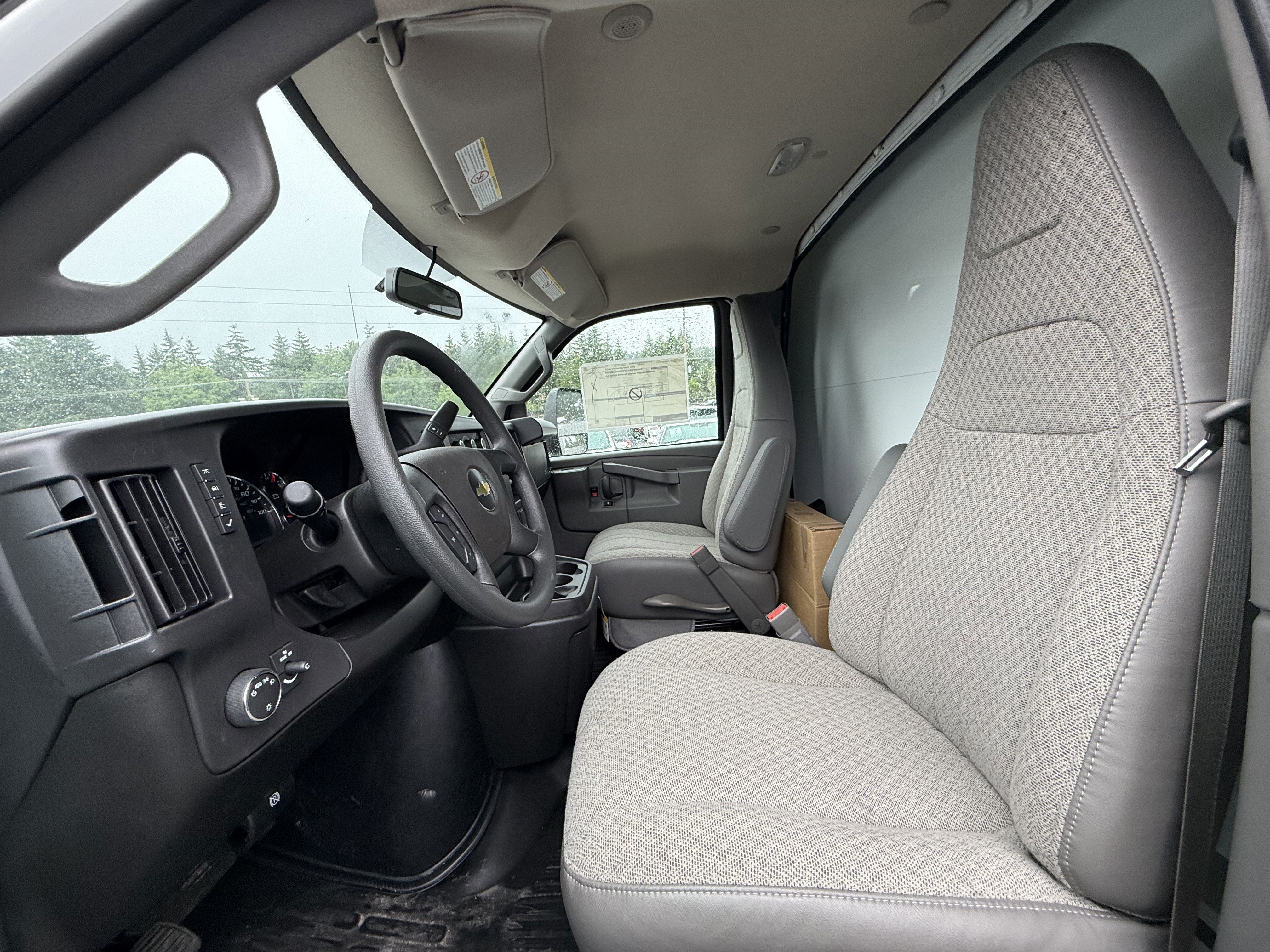 2024 Chevrolet Express Cutaway 4500 2WT