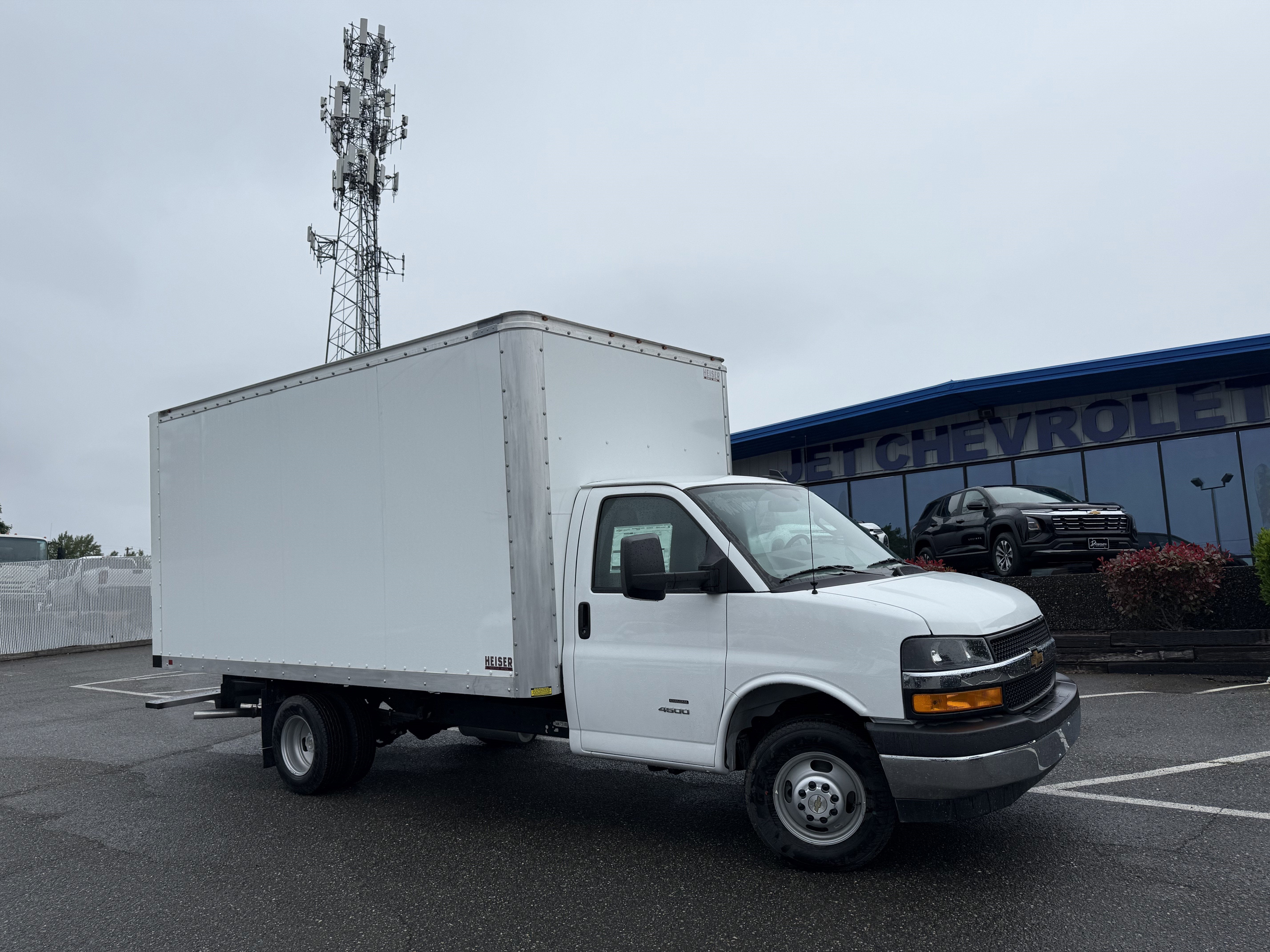 2024 Chevrolet Express Cutaway 4500 2WT
