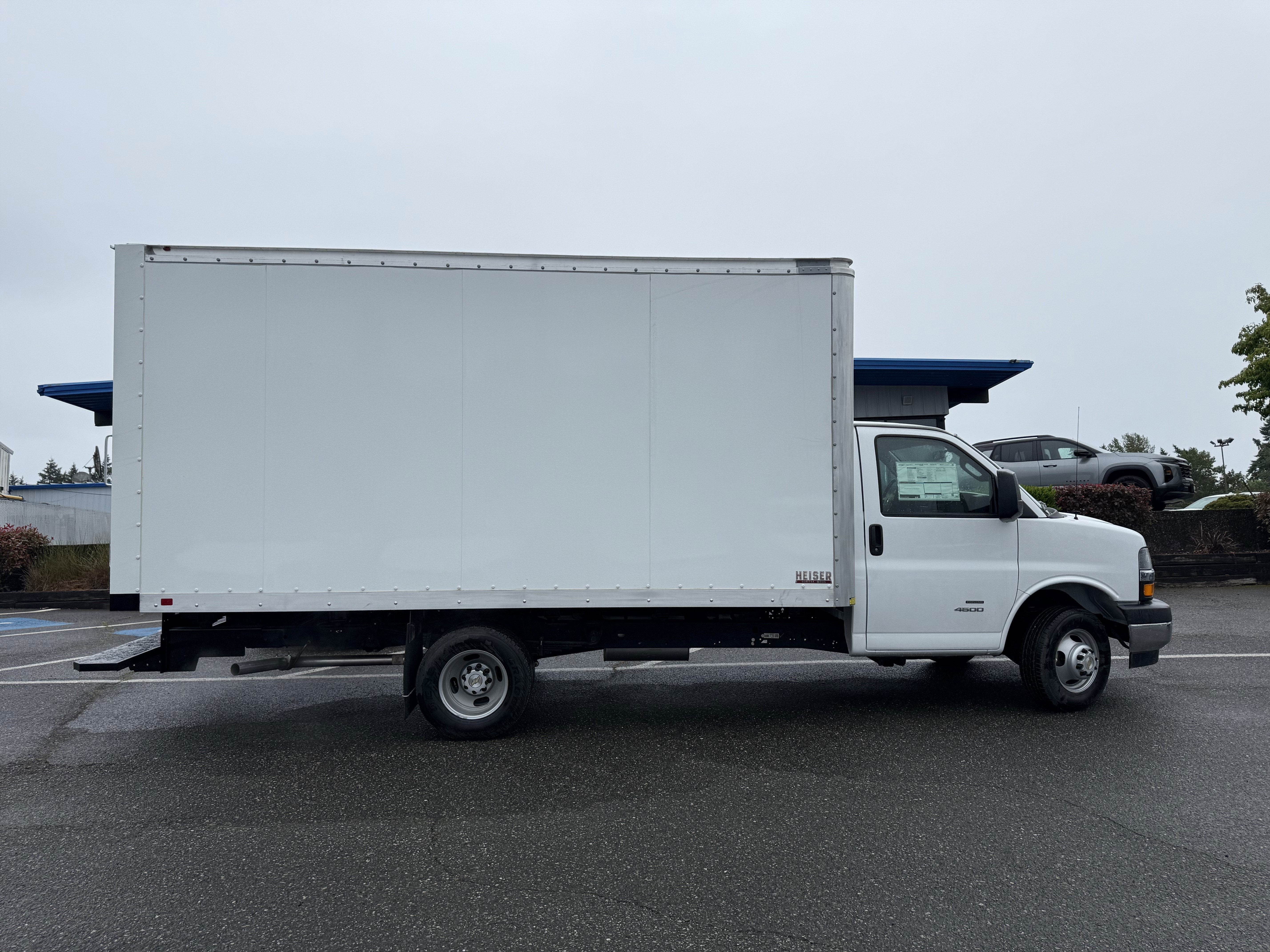 2024 Chevrolet Express Cutaway 4500 2WT
