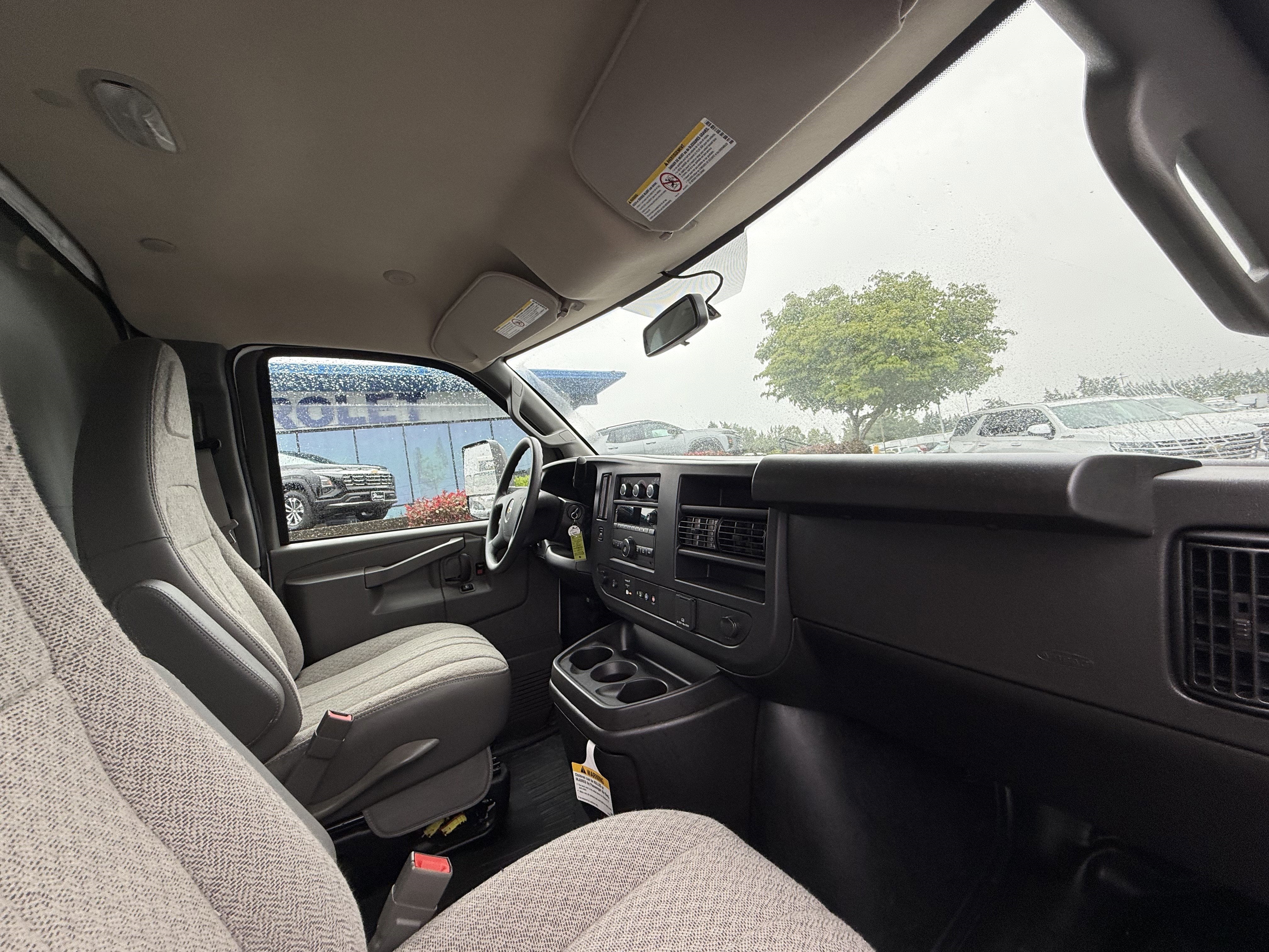 2024 Chevrolet Express Cutaway 4500 2WT