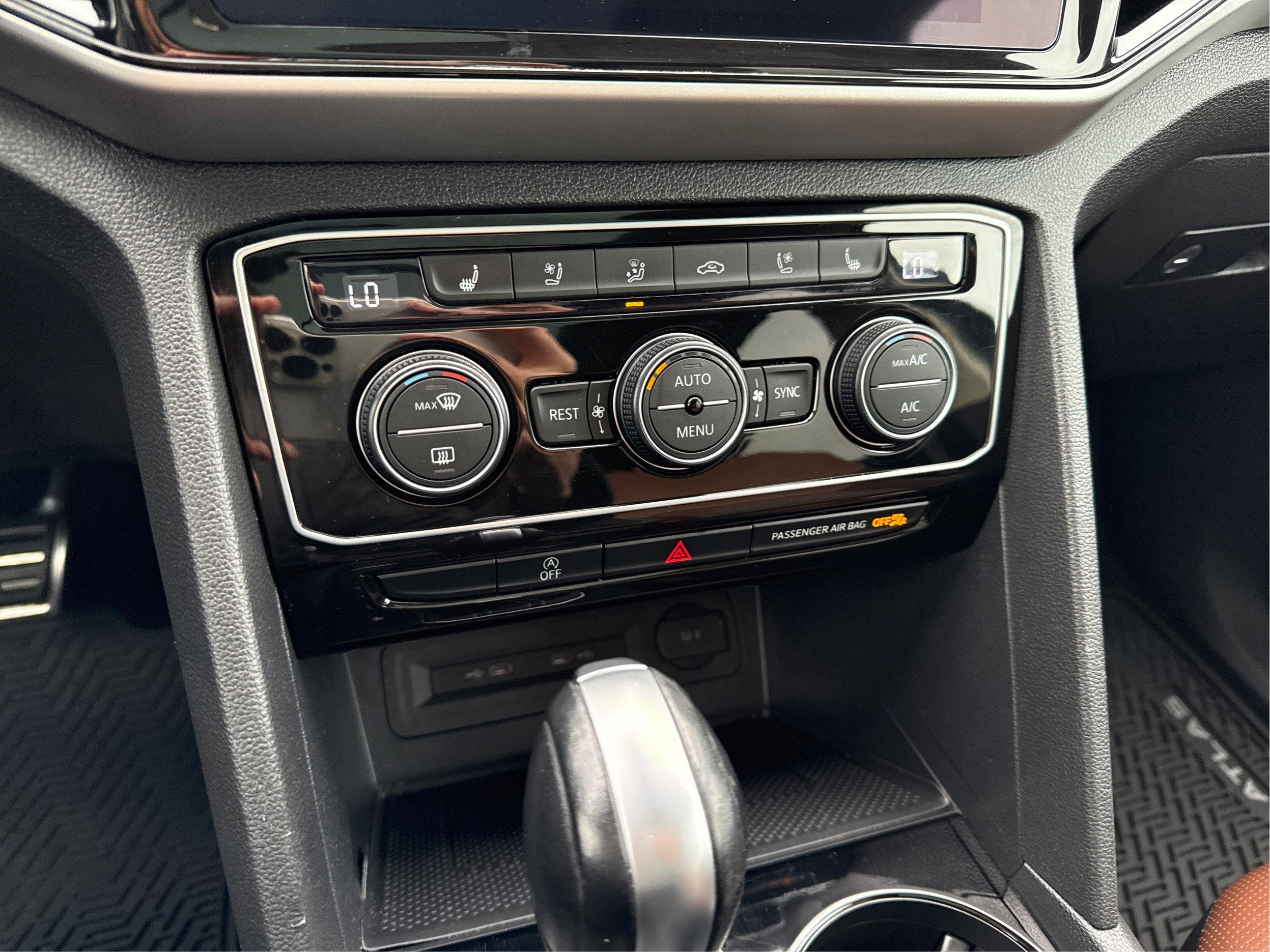 2023 Volkswagen Atlas 3.6L V6 SEL Premium R-Line