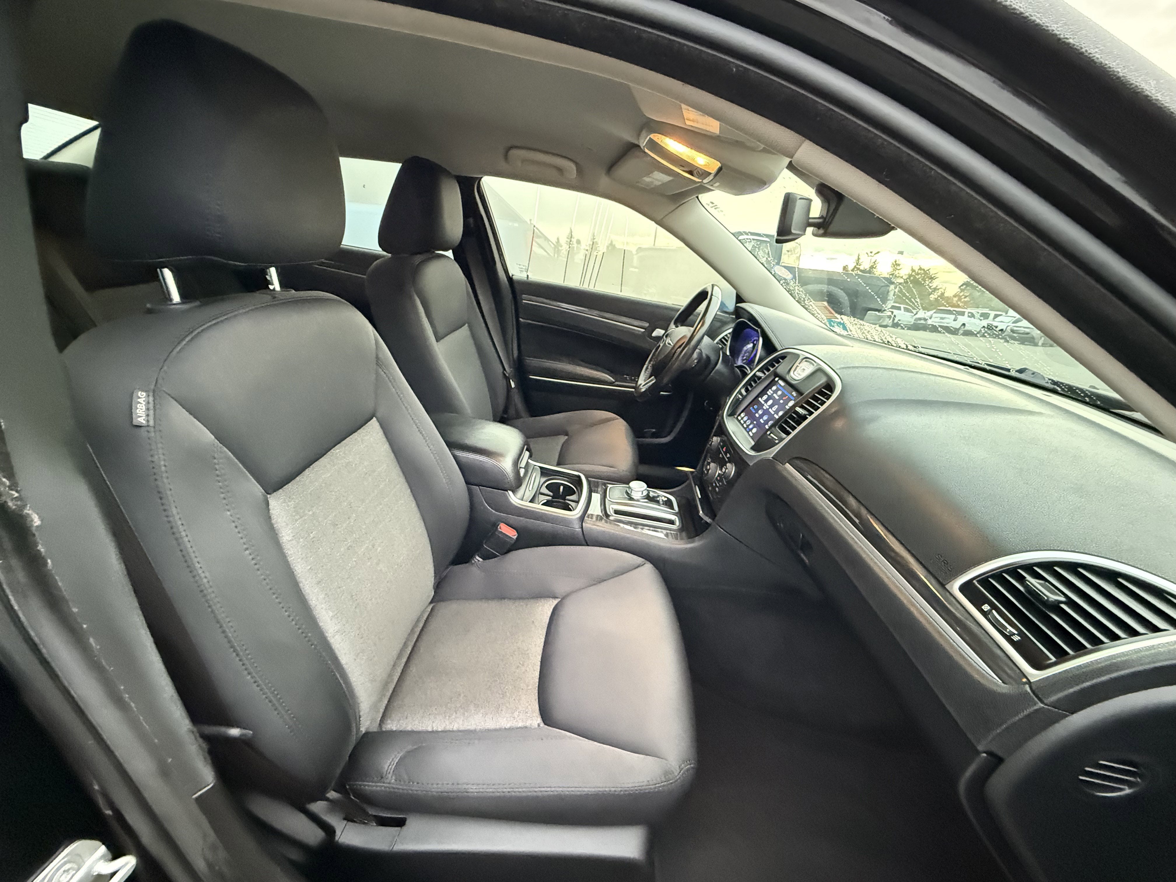 2020 Chrysler 300 Touring