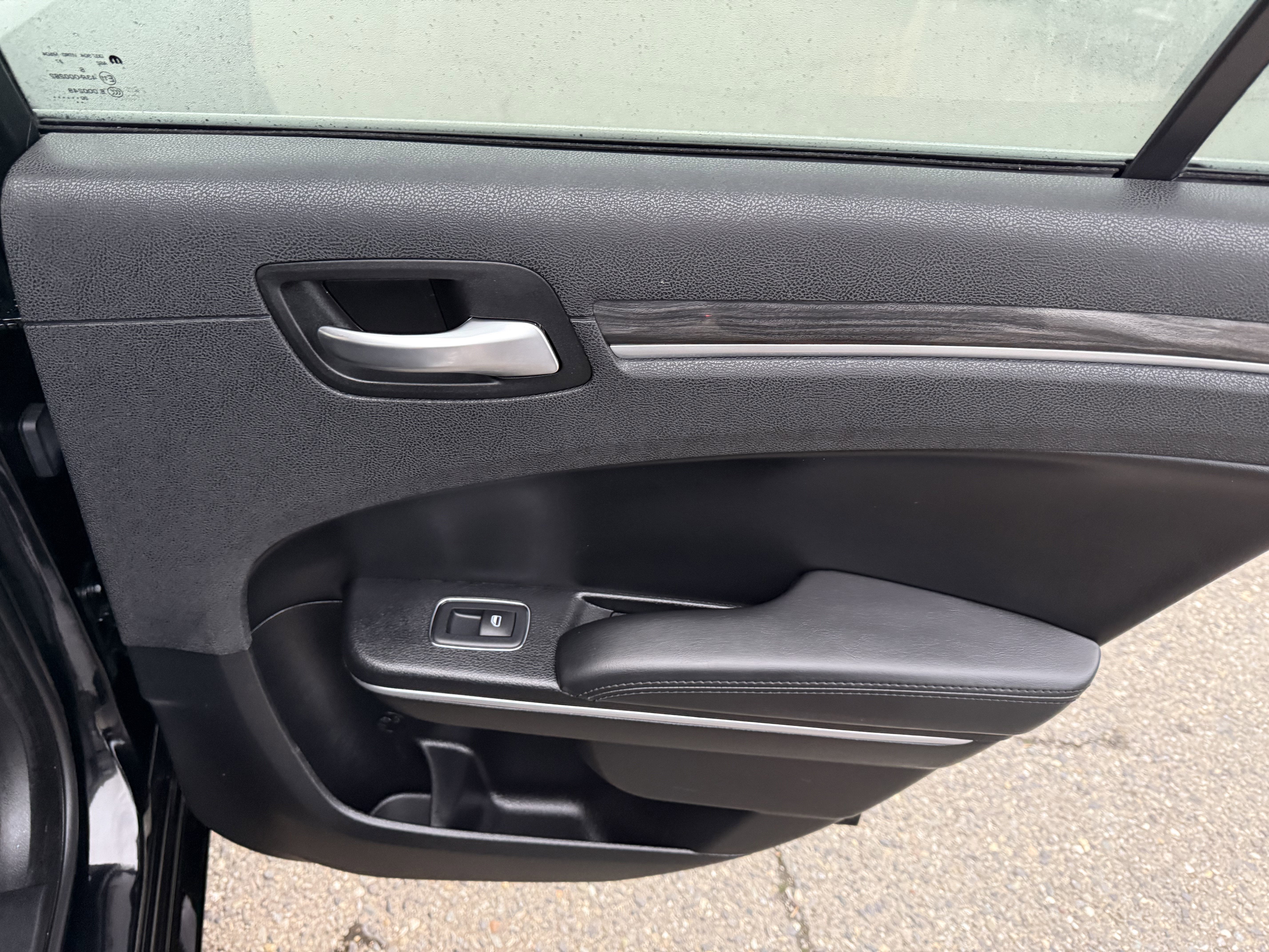 2020 Chrysler 300 Touring