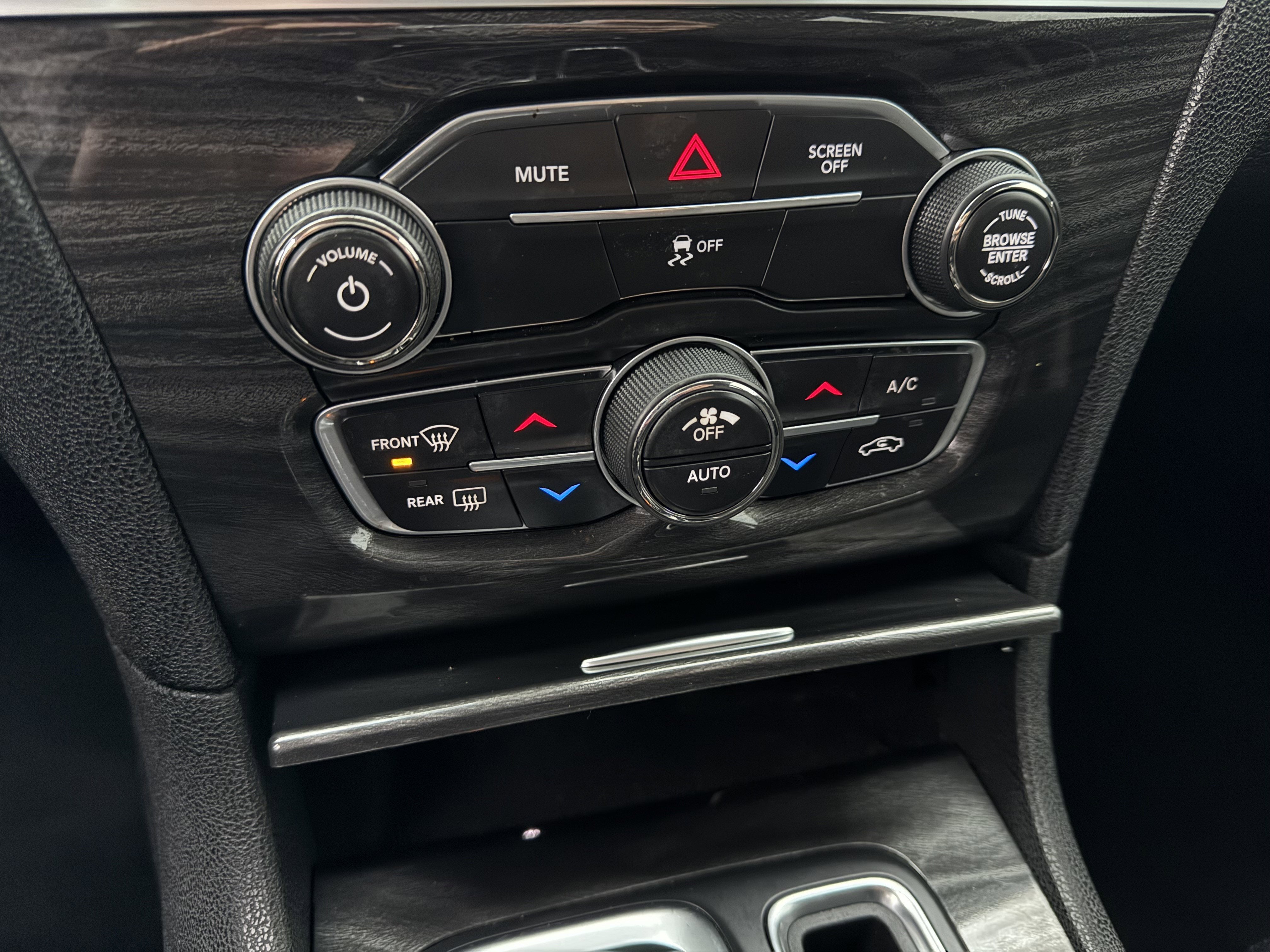 2020 Chrysler 300 Touring