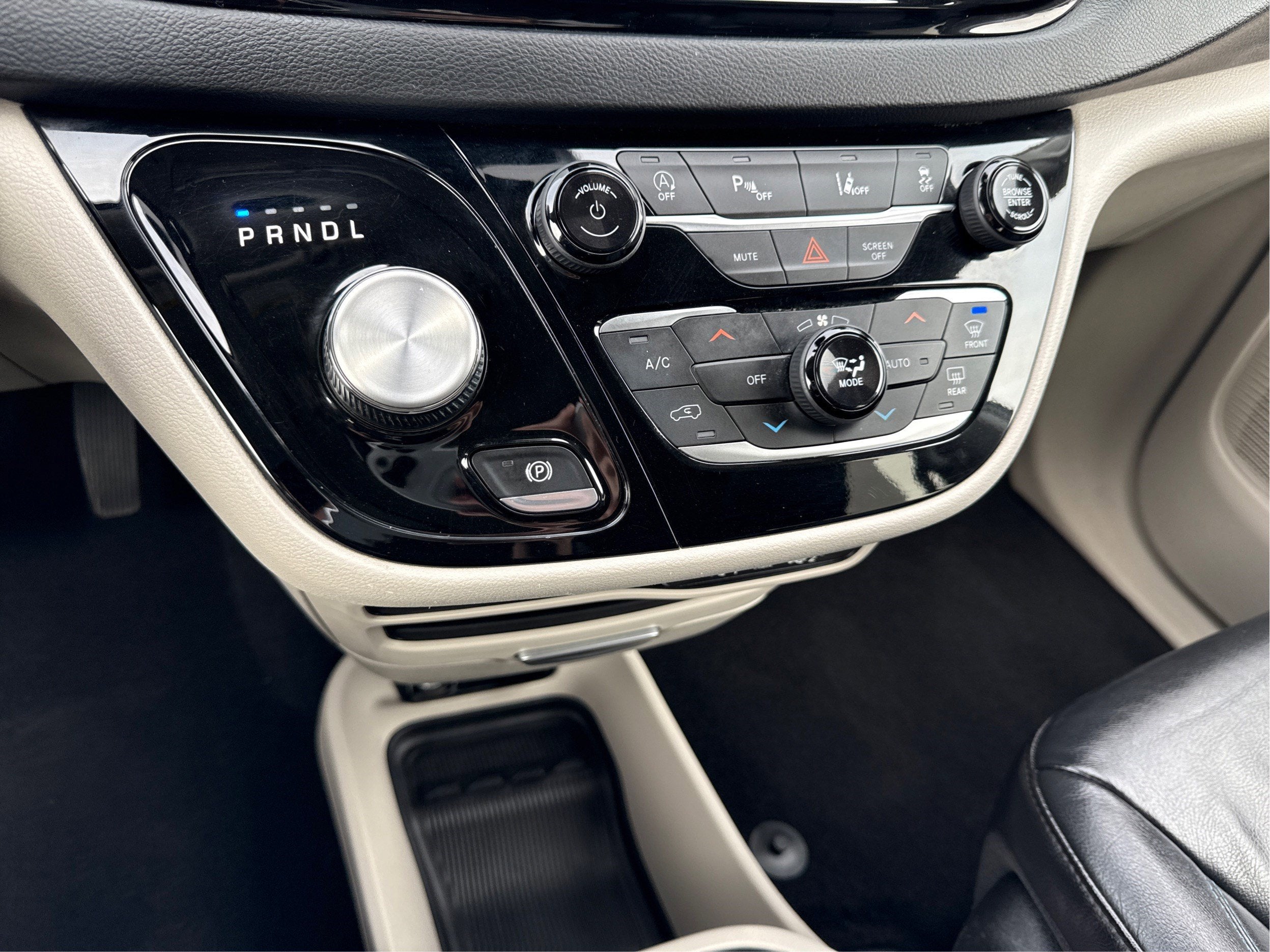 2021 Chrysler Pacifica Touring L