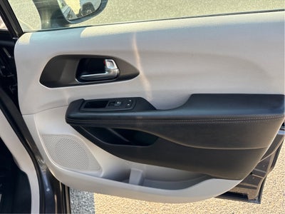 2020 Chrysler Pacifica Touring