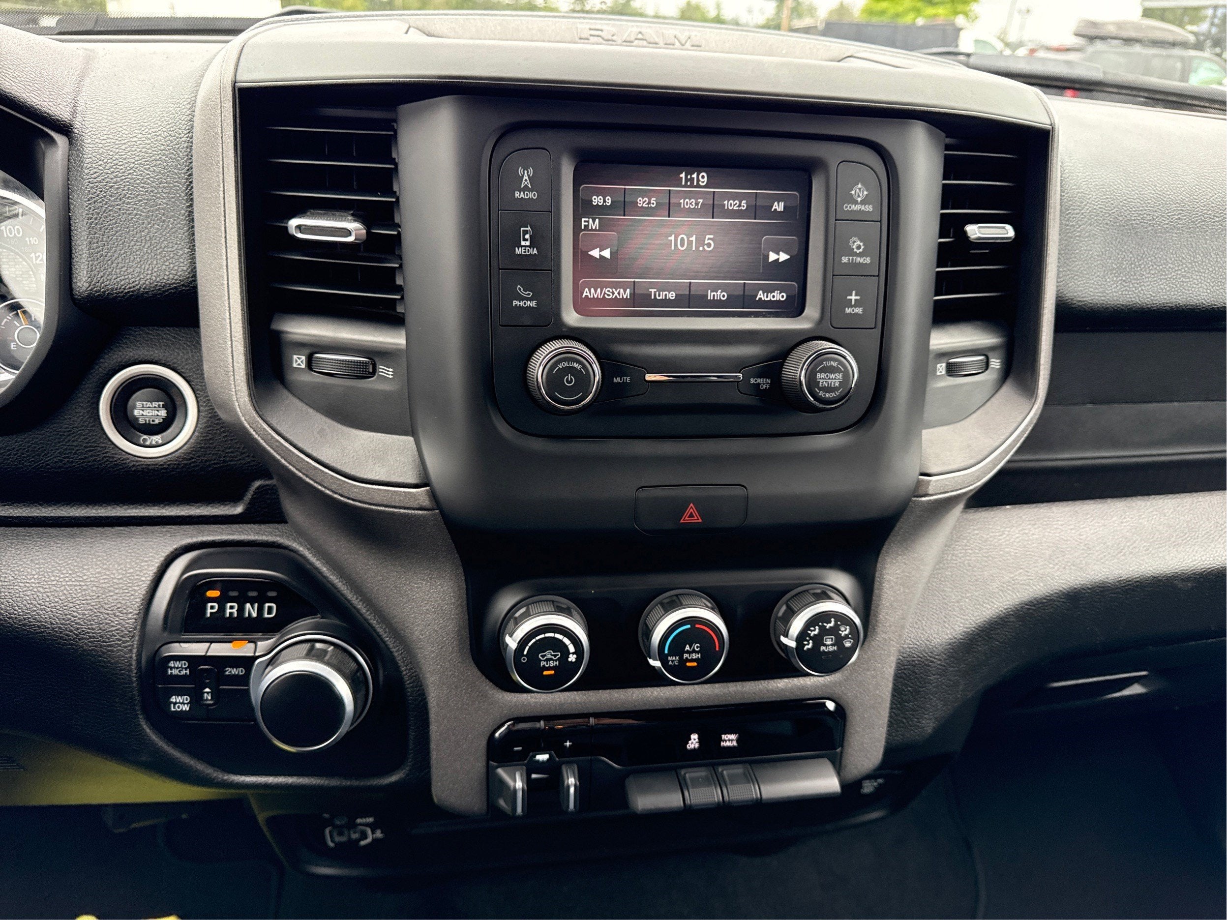 2022 RAM 3500 Tradesman Crew Cab 4x4 8' Box