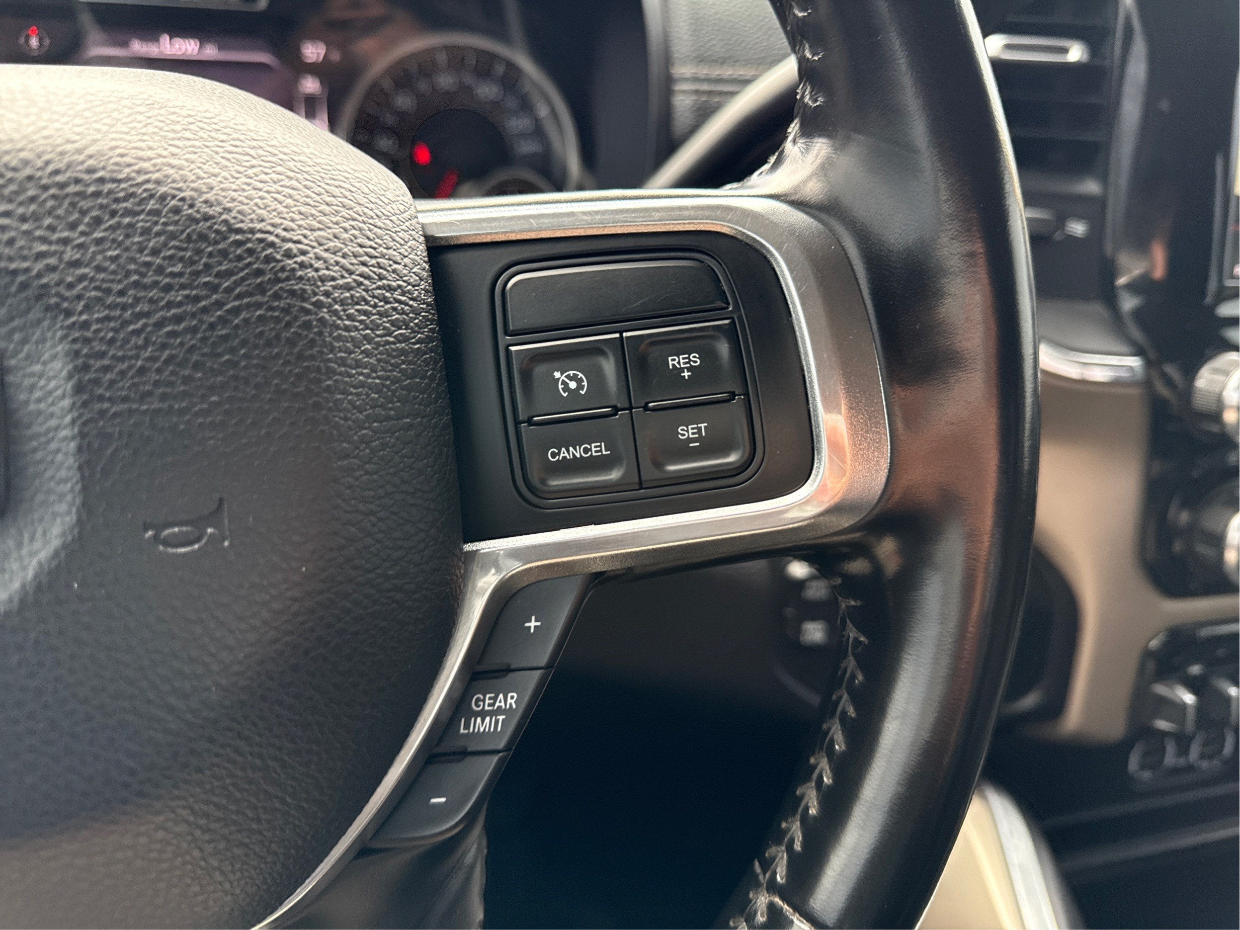 2021 RAM 3500 Laramie Crew Cab 4x4 8' Box