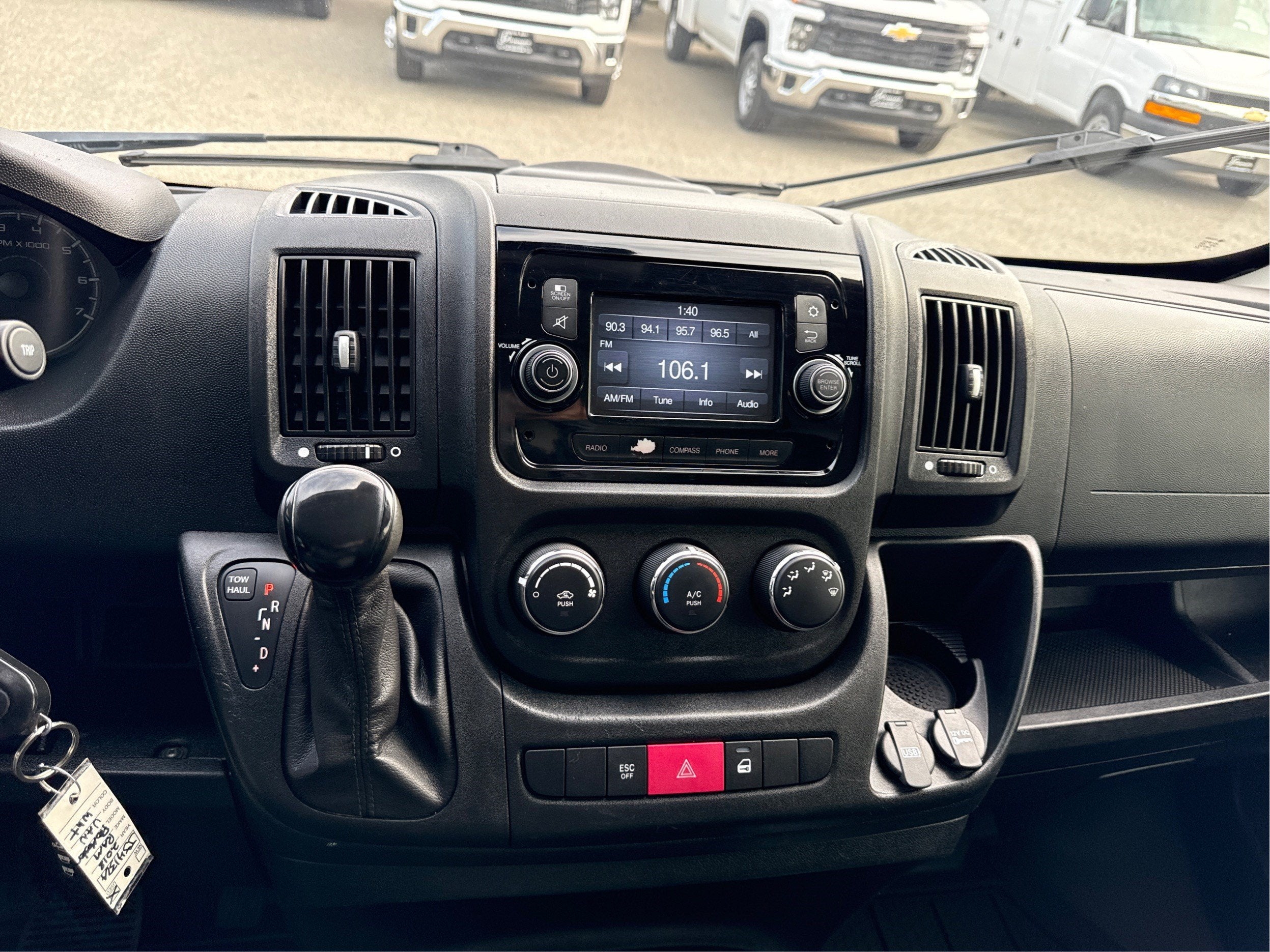 2018 RAM ProMaster Cargo Van 1500 HIGH RF 13