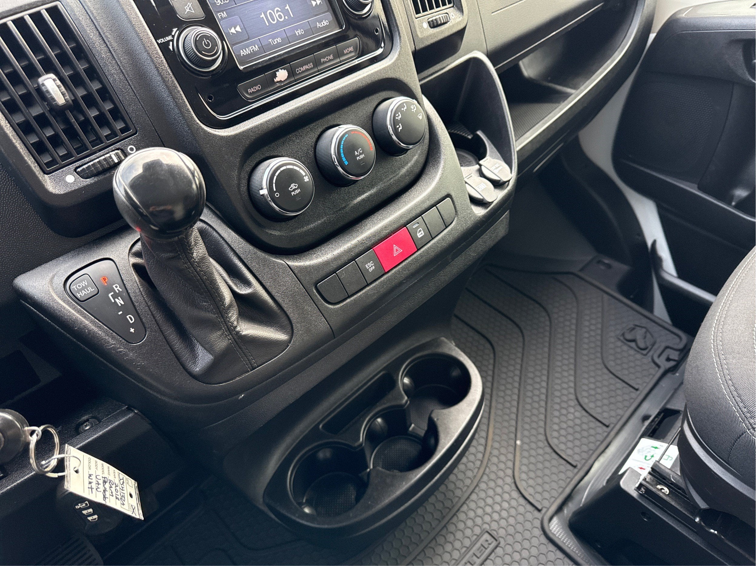2018 RAM ProMaster Cargo Van 1500 HIGH RF 13
