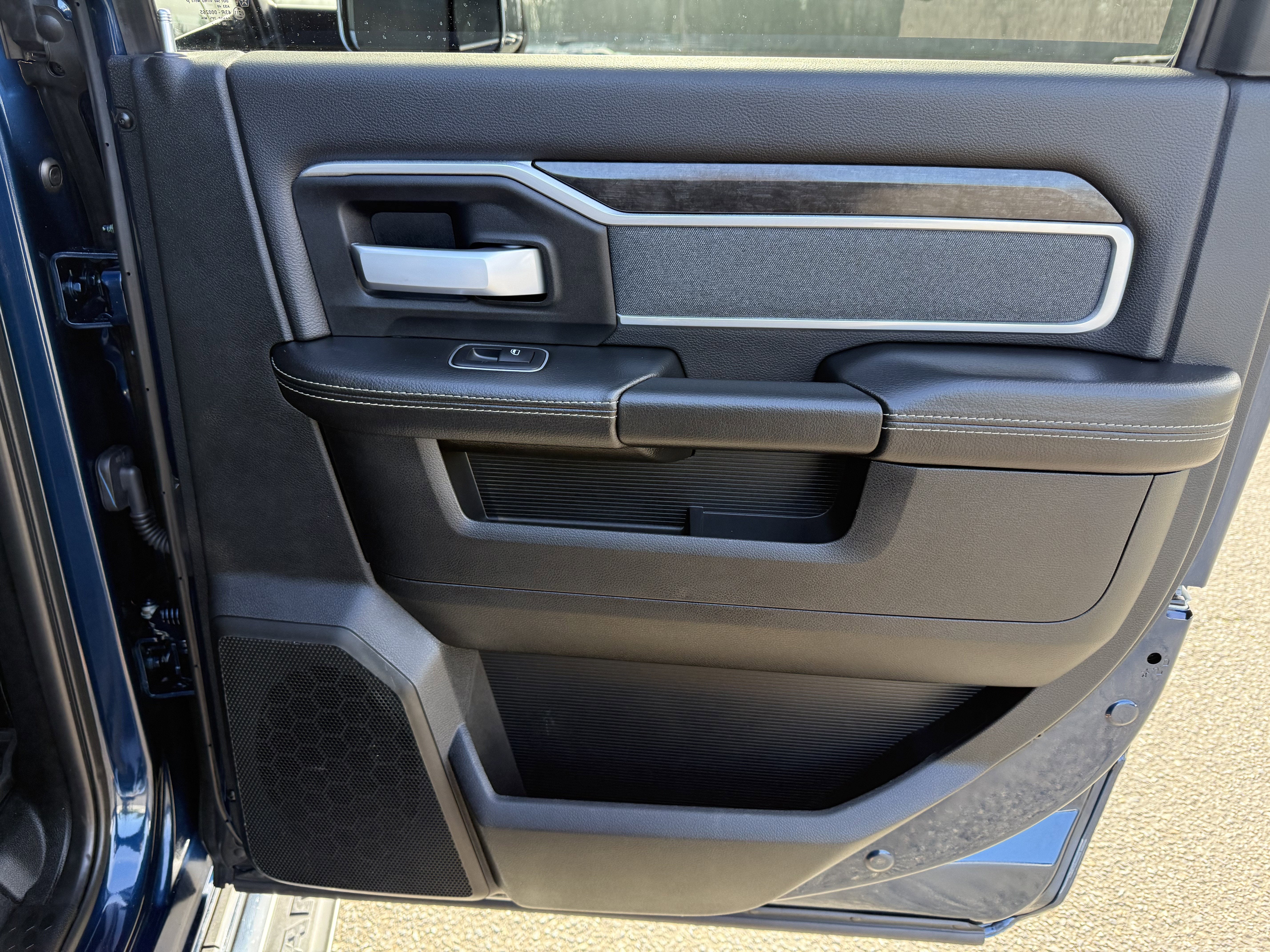 2020 RAM 2500 Big Horn Crew Cab 4X4 6'4" Box