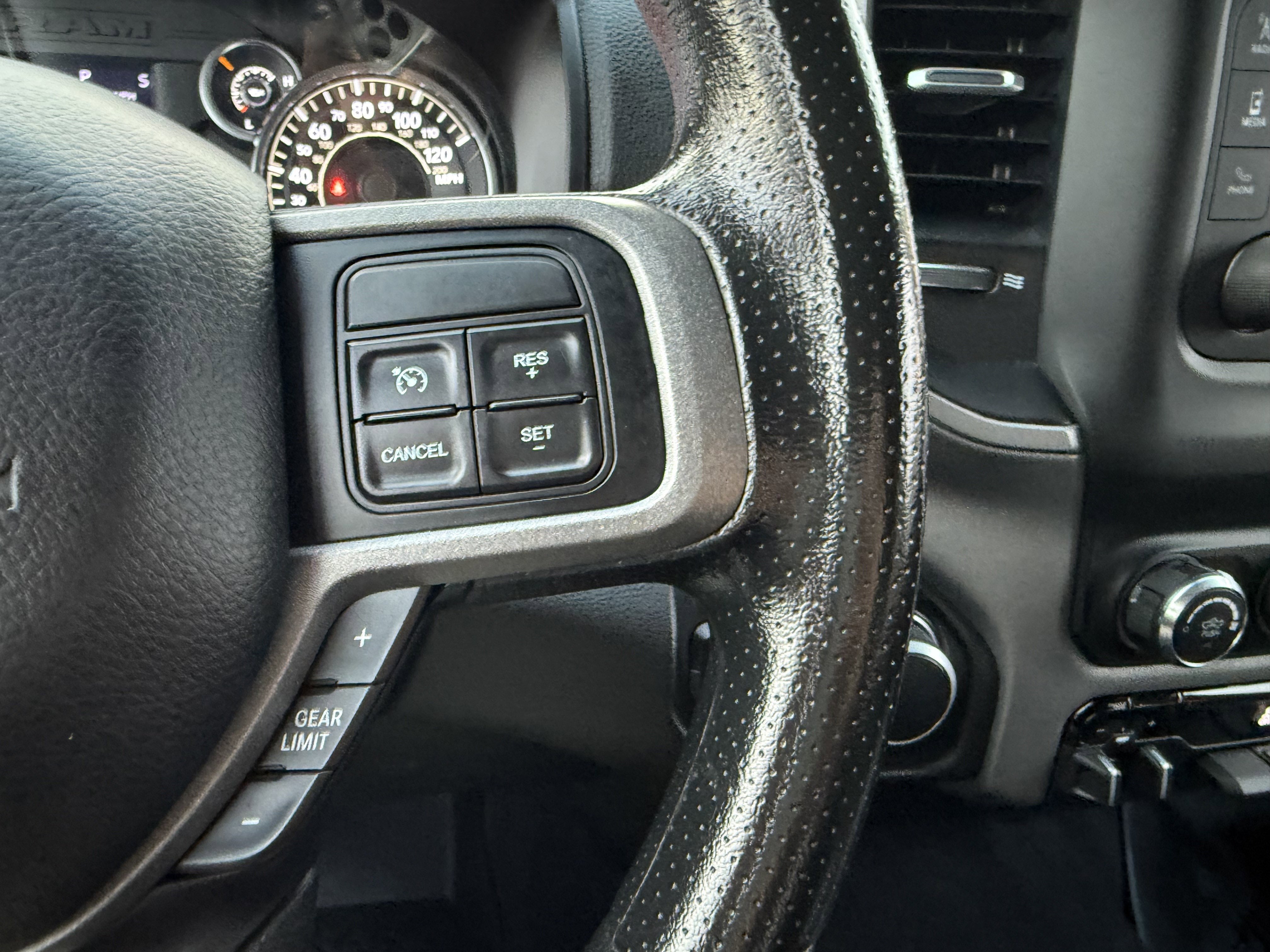 2020 RAM 2500 Tradesman Crew Cab 4X4 8' Box