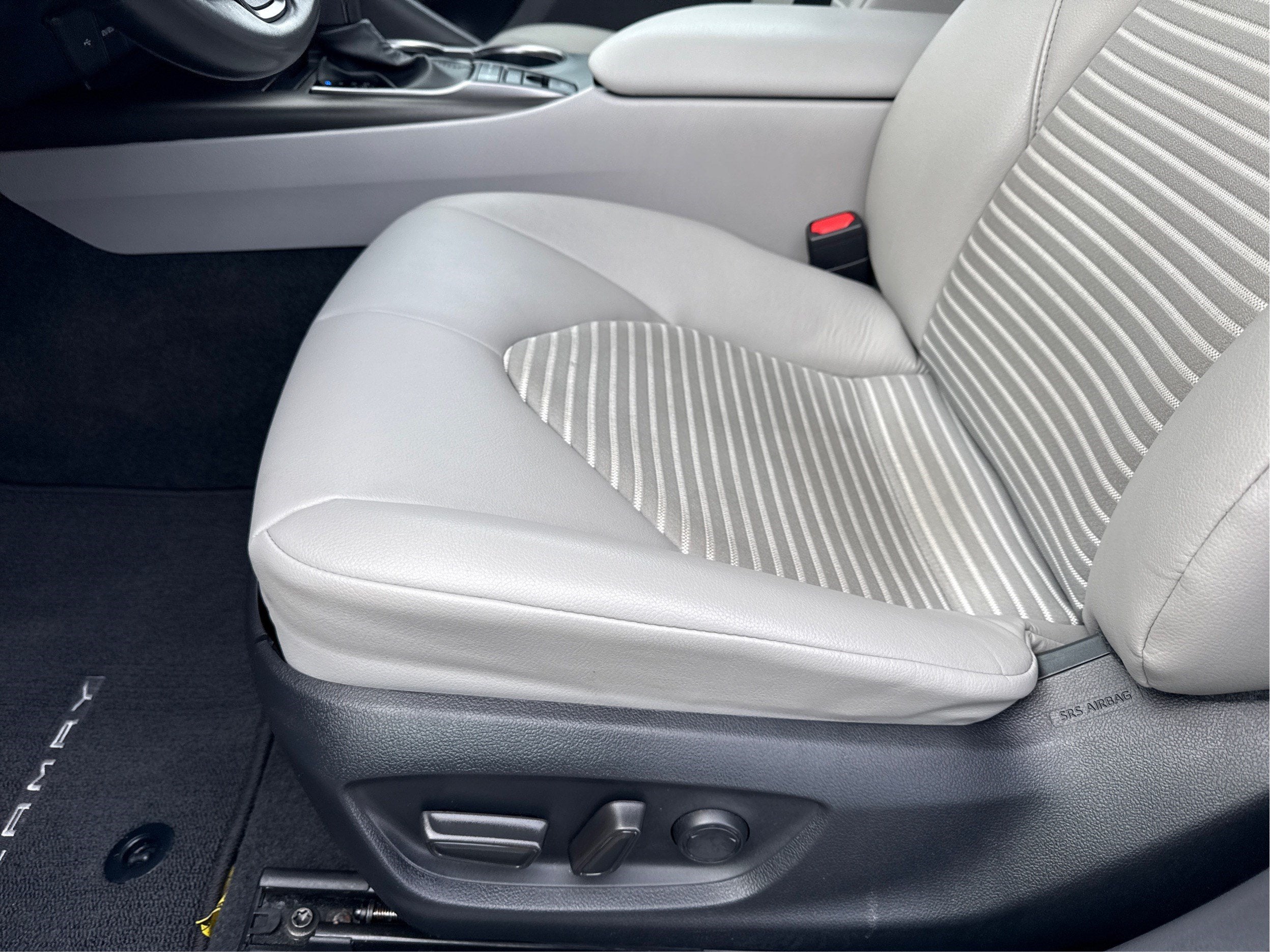 2023 Toyota Camry SE AWD