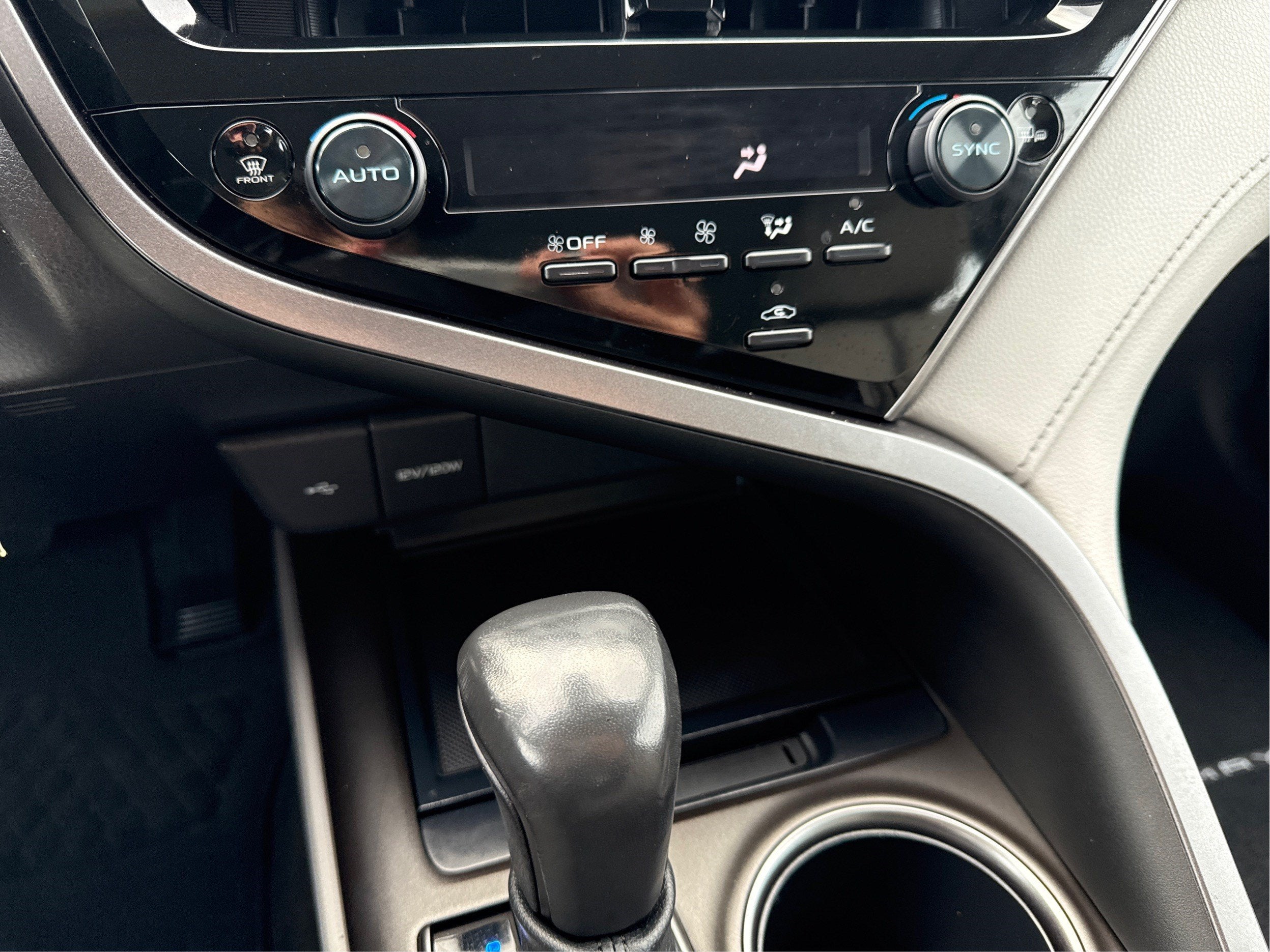 2023 Toyota Camry SE AWD