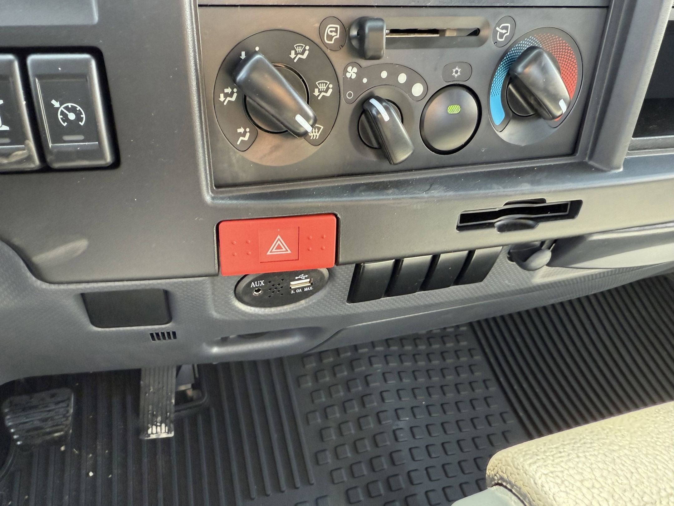 2025 Chevrolet Low Cab Forward 3500 Base