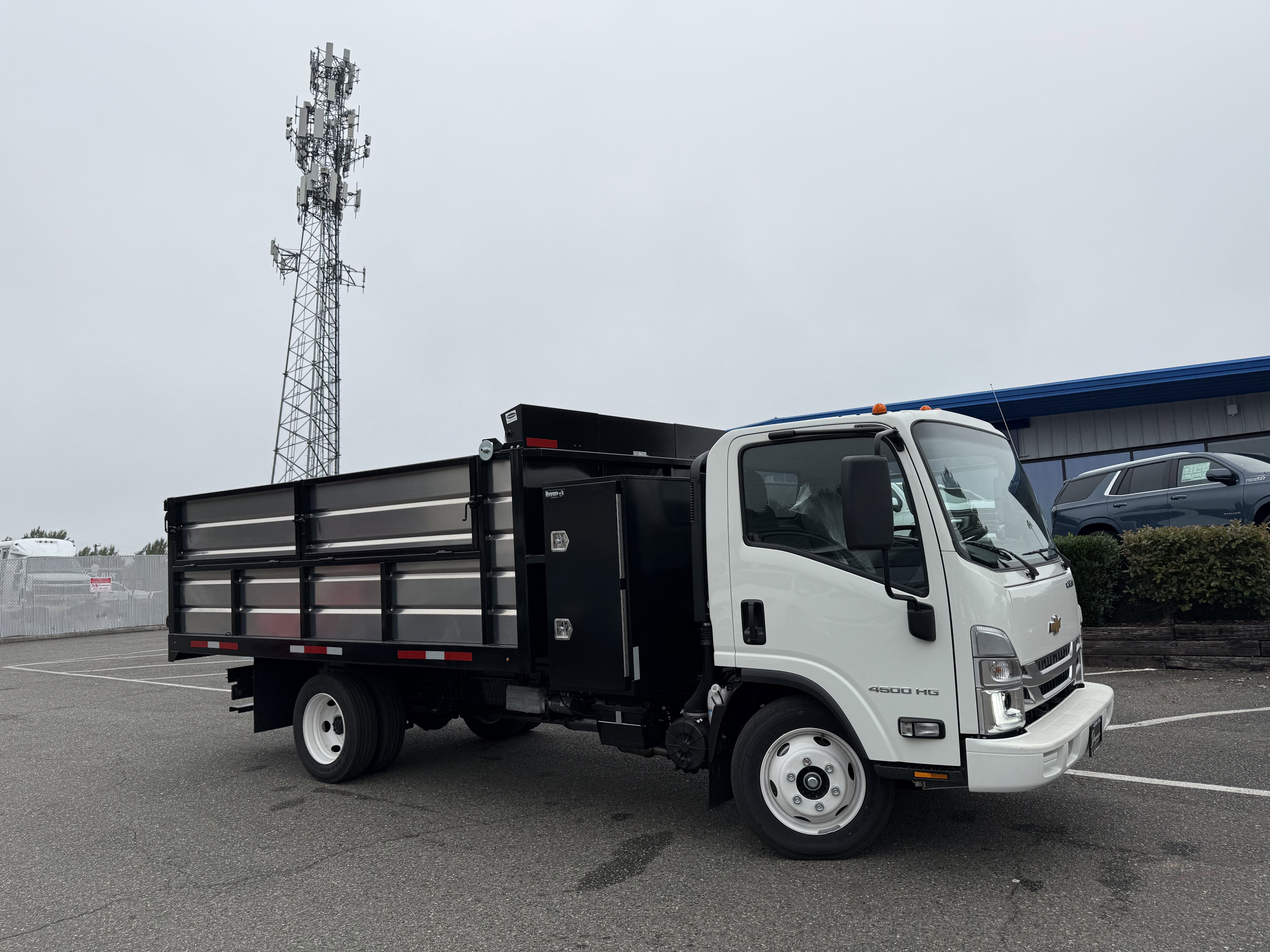2025 Chevrolet Low Cab Forward 4500 Base