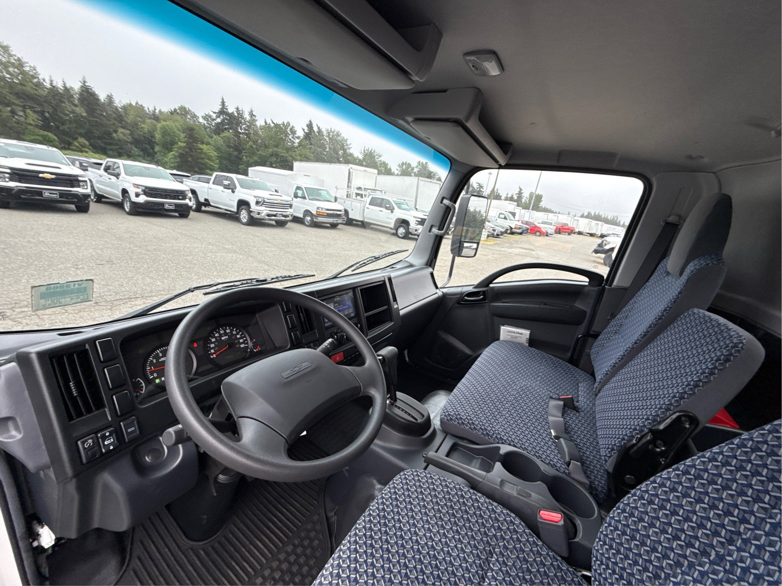 2025 Chevrolet Low Cab Forward 4500 HG Base