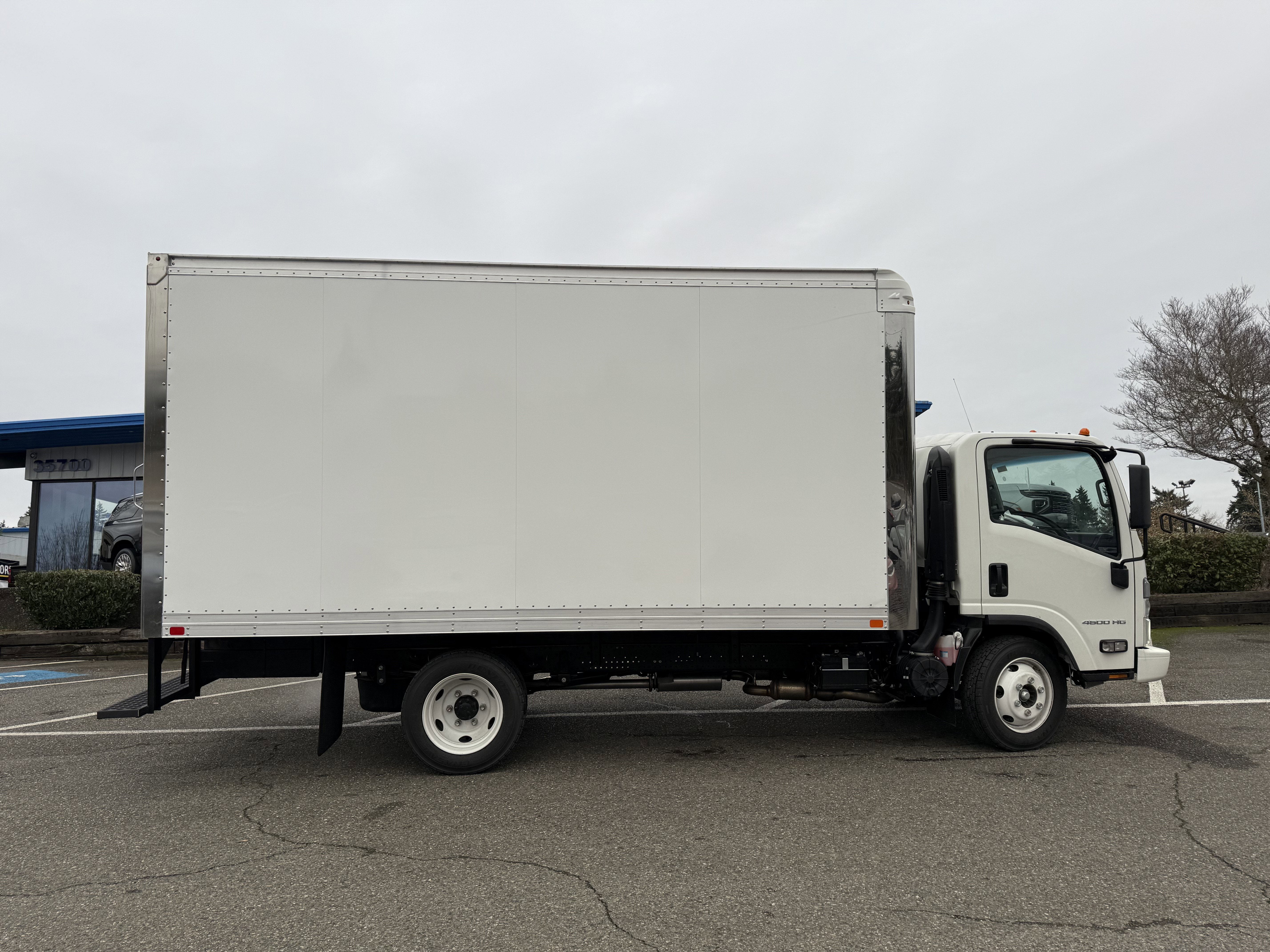 2025 Chevrolet Low Cab Forward 4500 Base