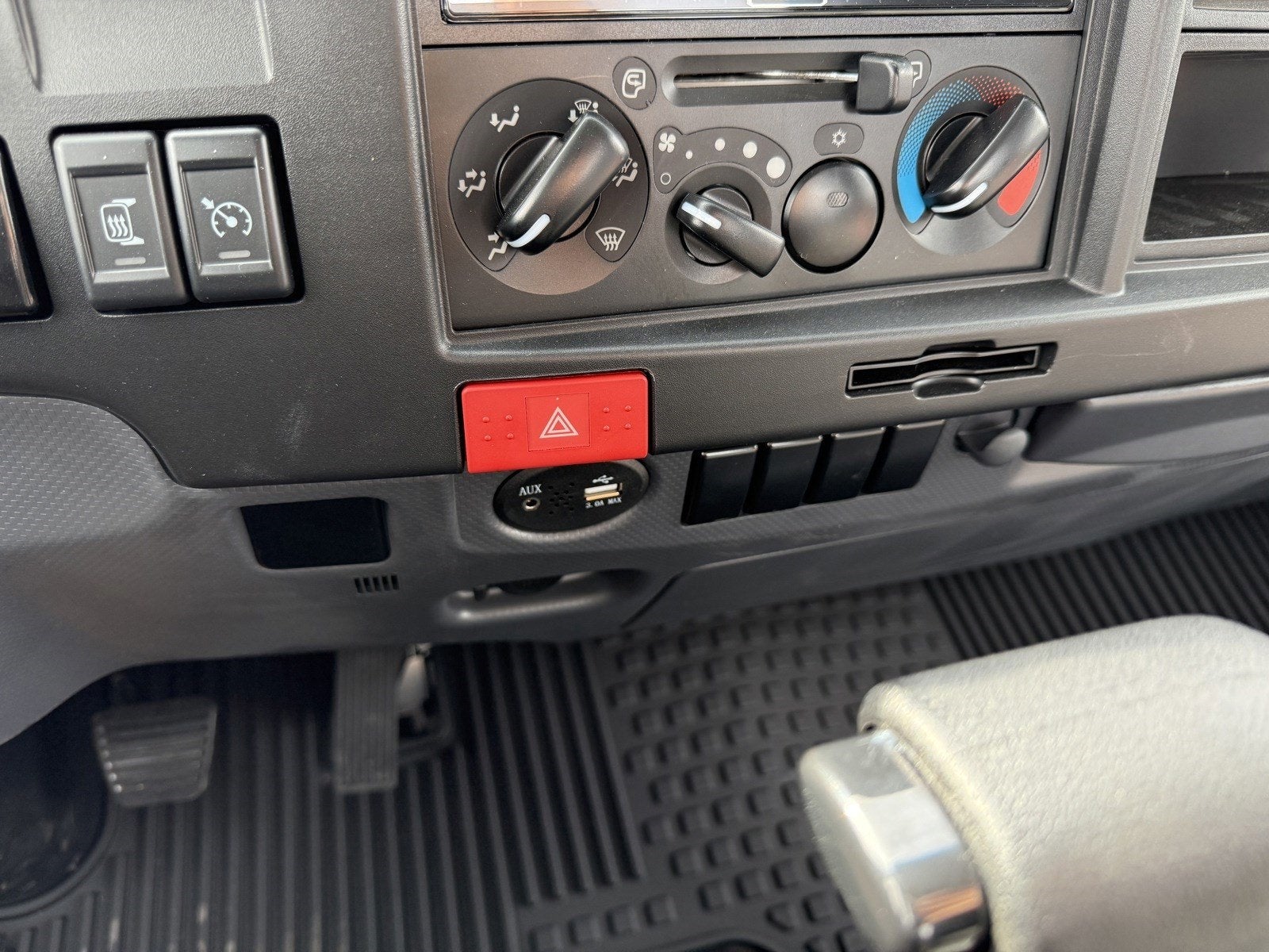 2025 Chevrolet Low Cab Forward 4500 Base